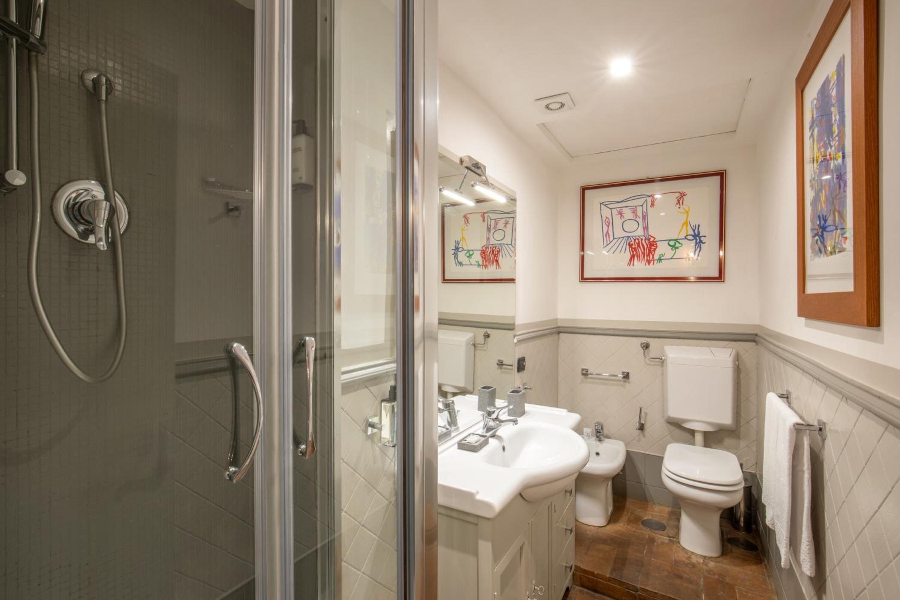 One-Bedroom Apartment (2 Adults) - Separate Building photo 2