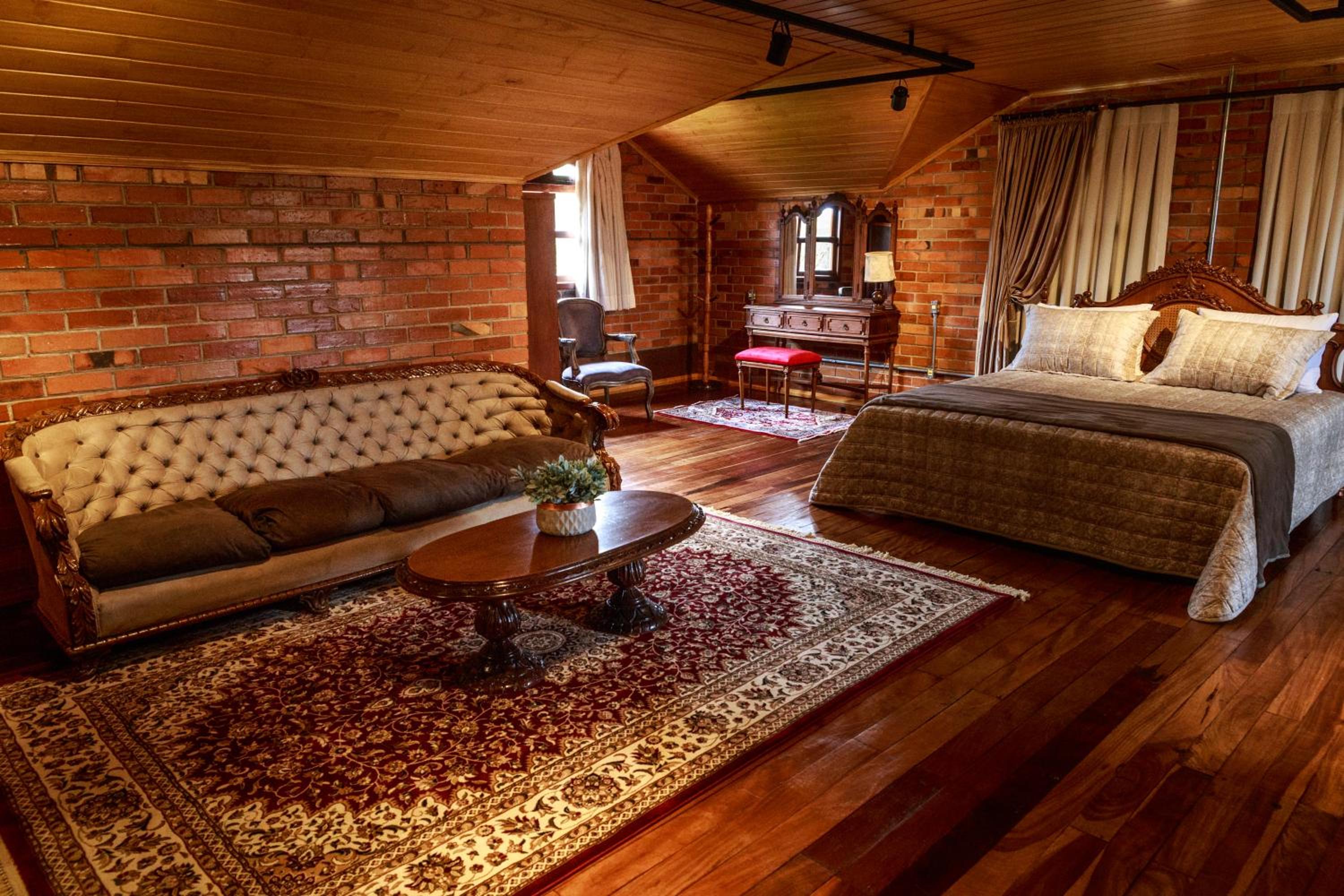 Deluxe Suite photo 3