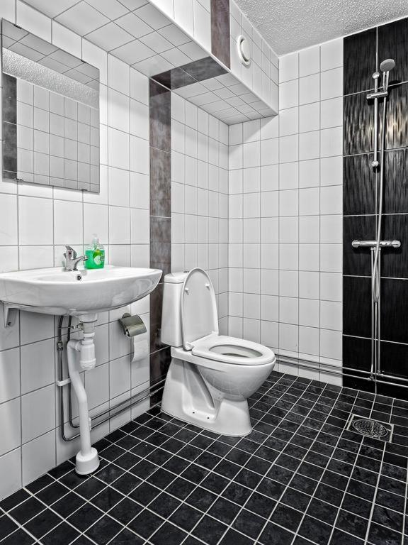 Double or Twin Room with Shower (No window) - Photo 11