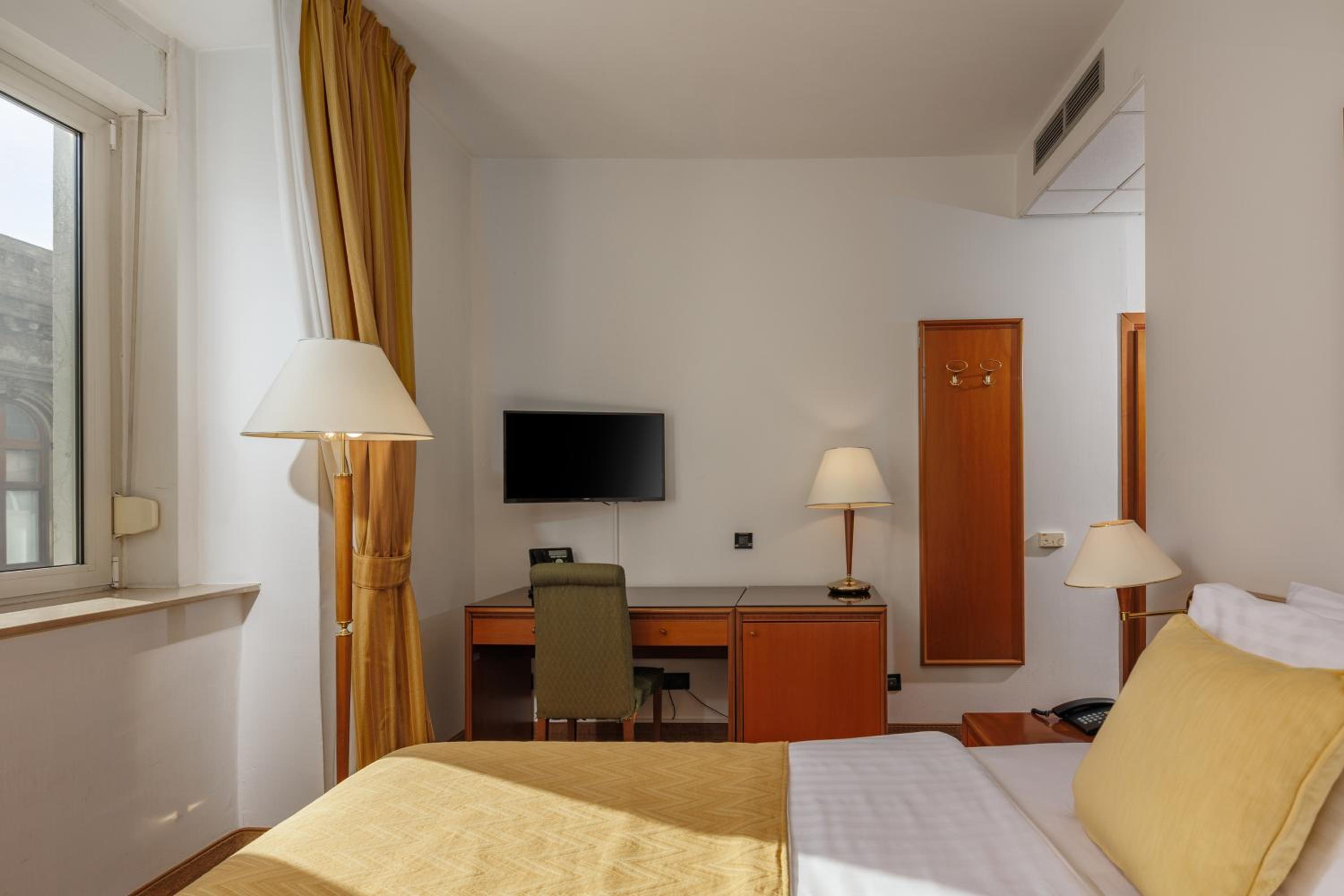 Superior Single Room