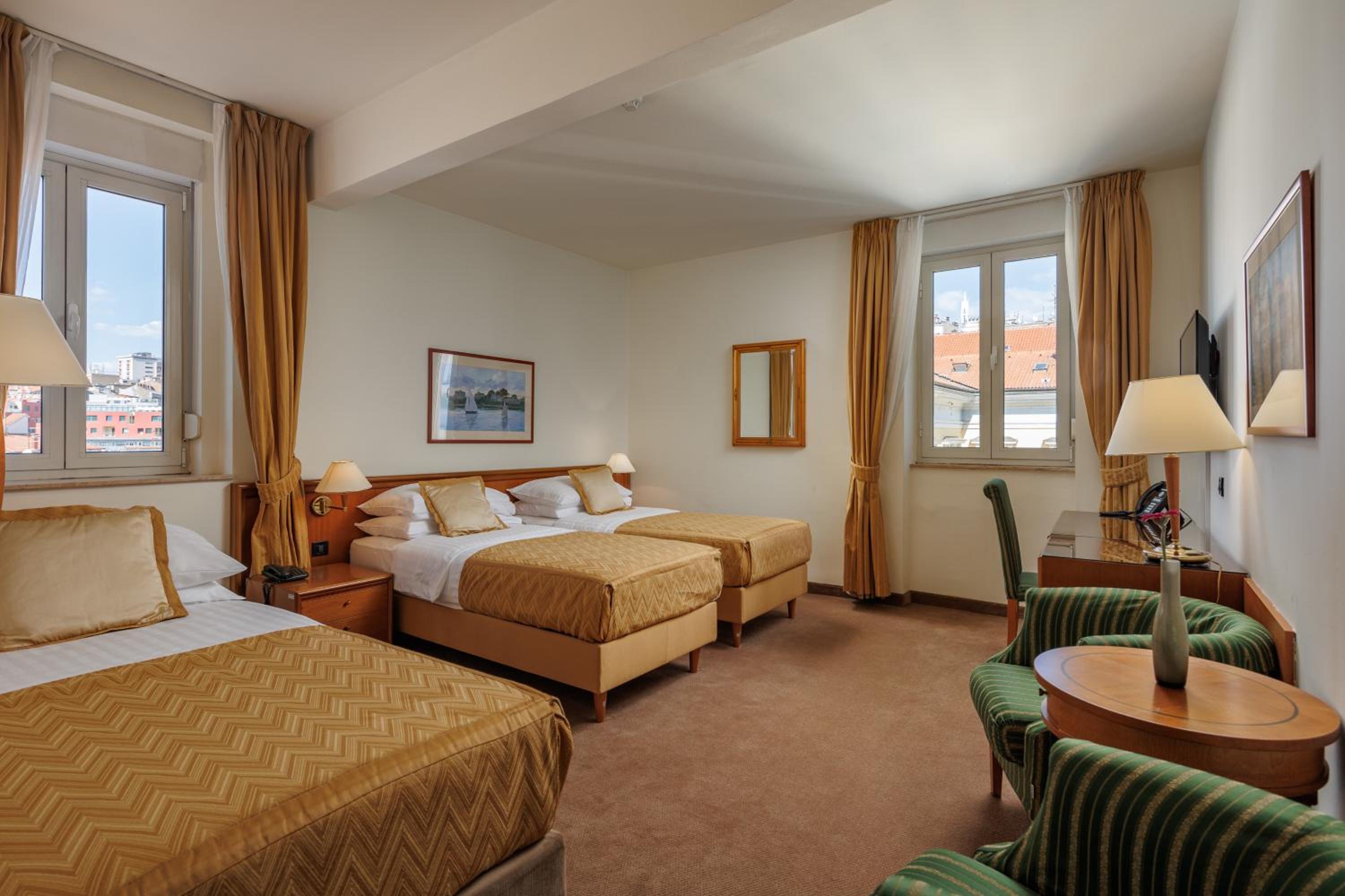 Standard Twin Room with extra bed - Photo 3