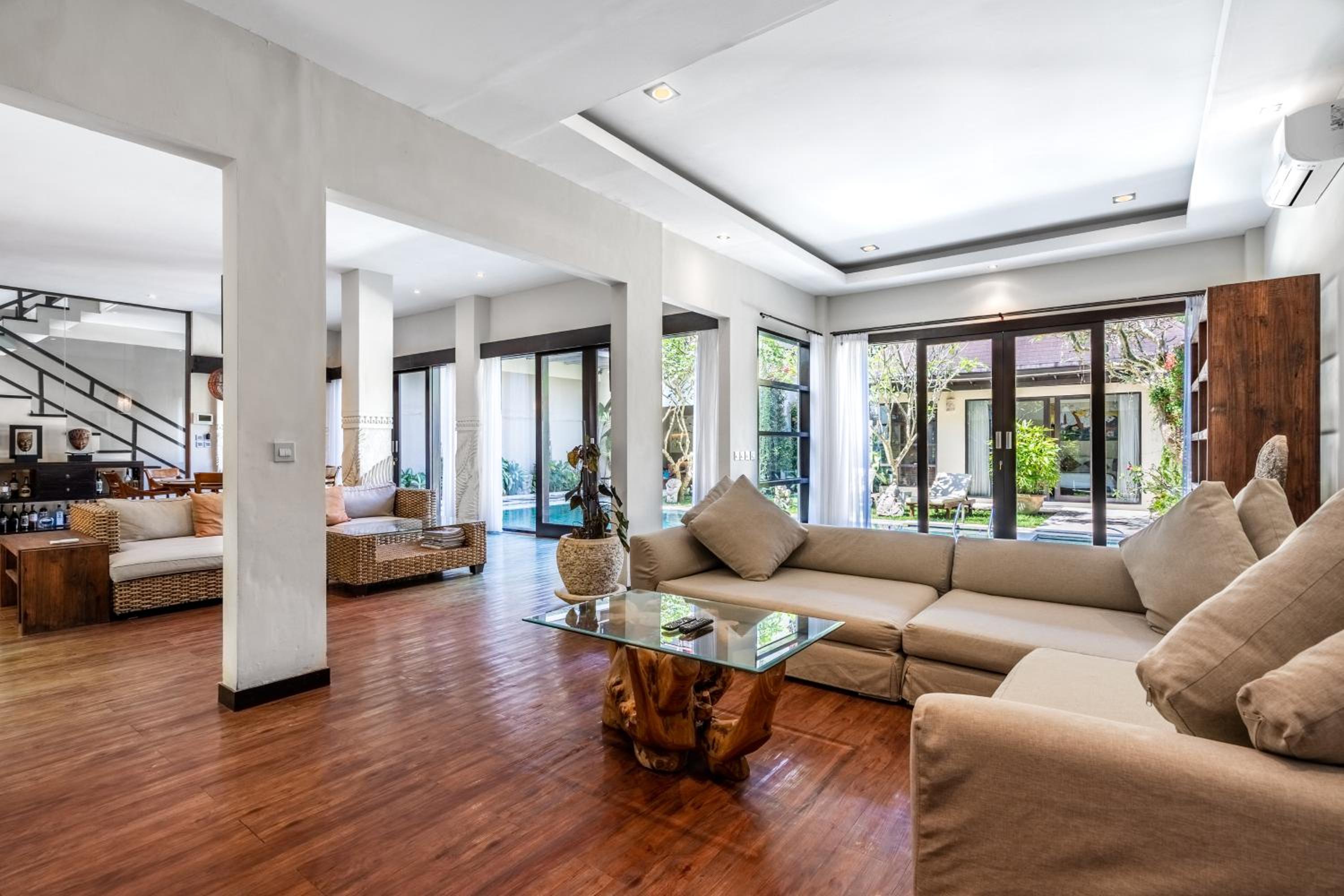 Three-Bedroom Villa - Photo 1