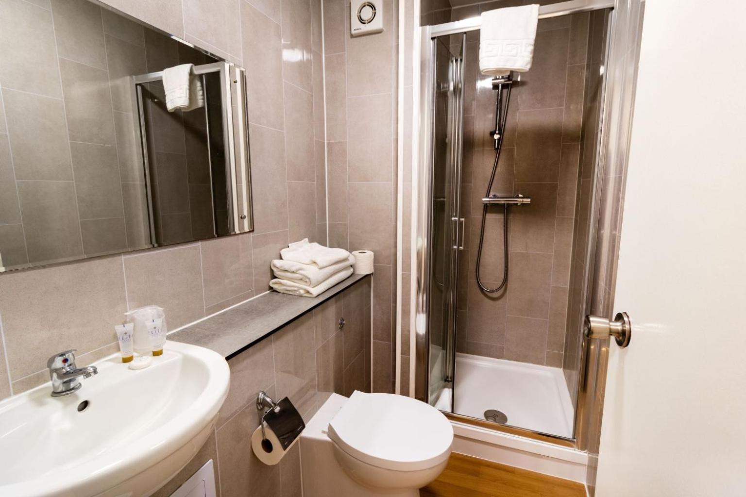 Small Double Room (Located in Annex Building) - Photo 2