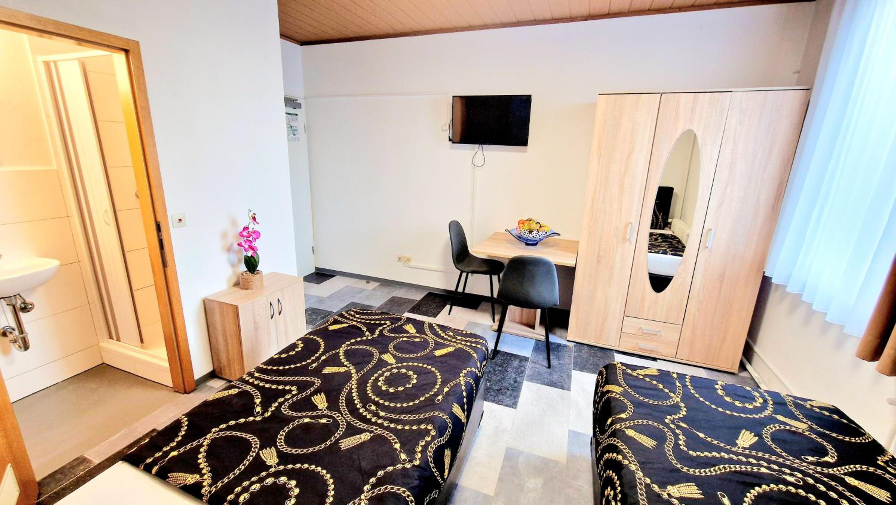 Double Room with Private Bathroom