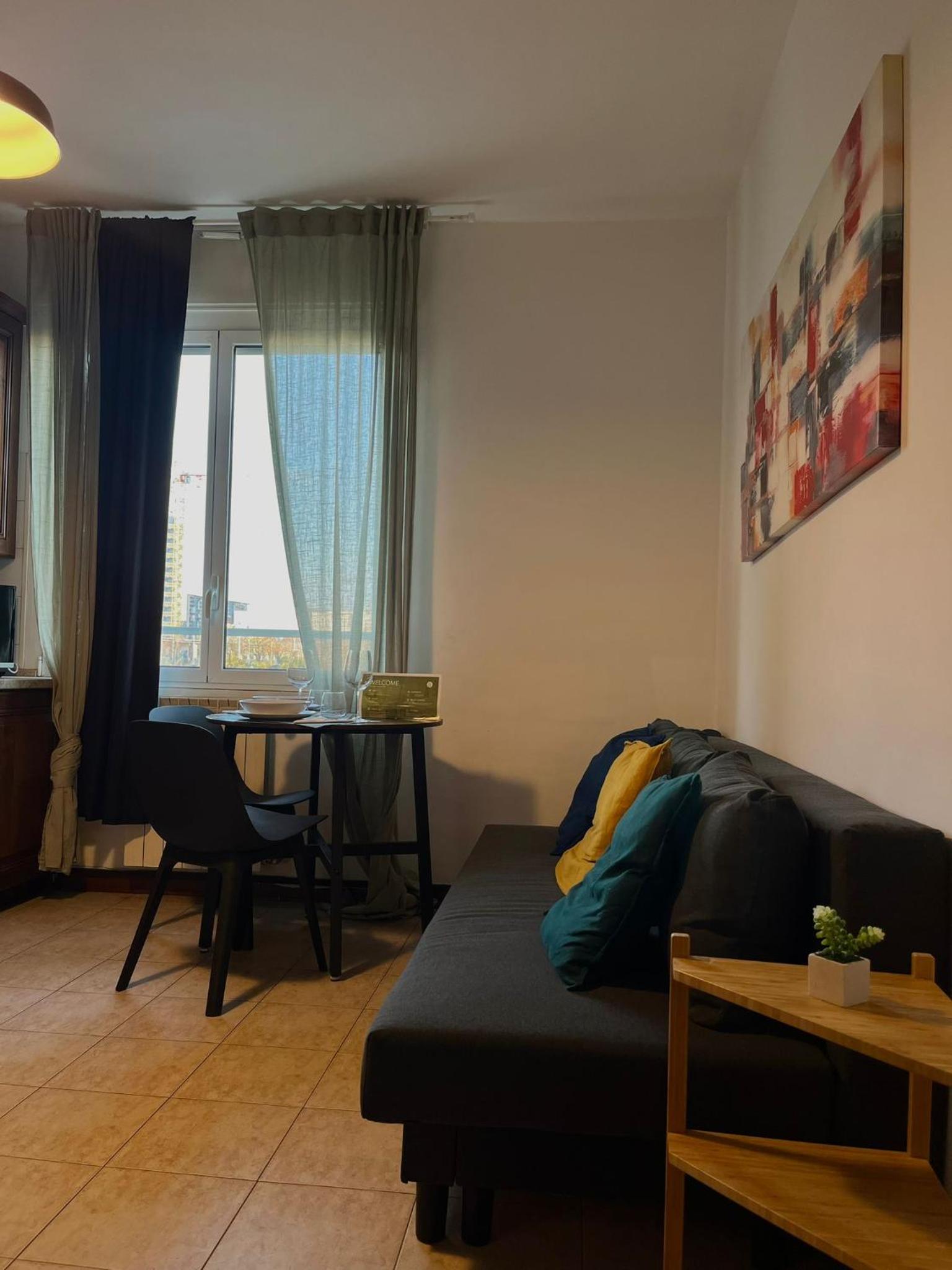 One-Bedroom Apartment