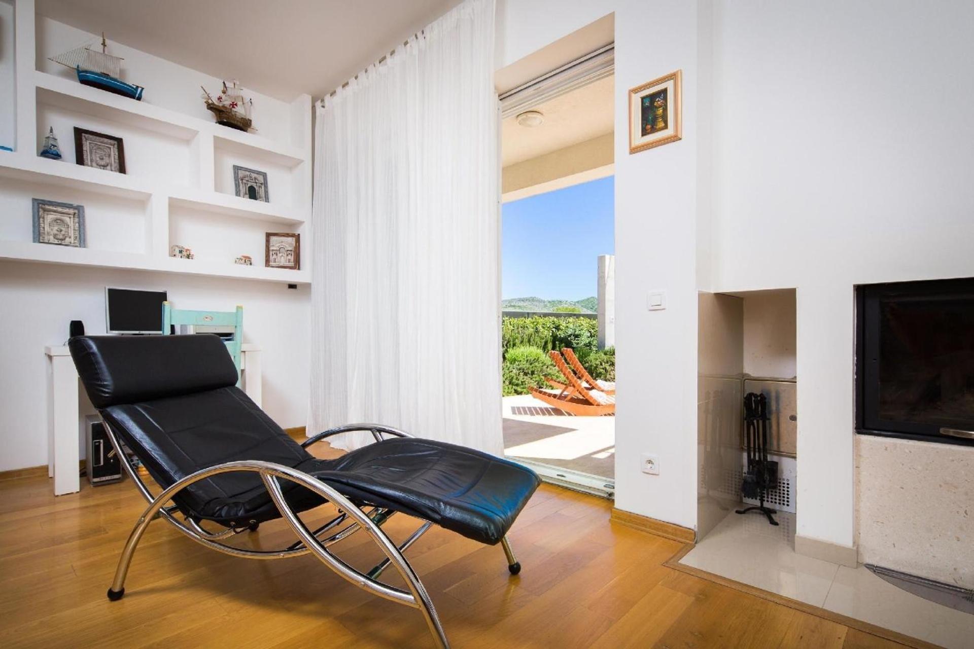 Five-Bedroom Holiday Home photo 1