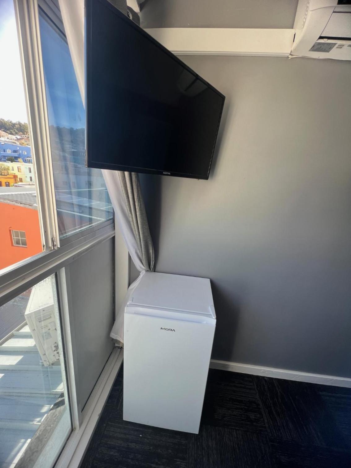 Suite with Mountain View - Photo 10