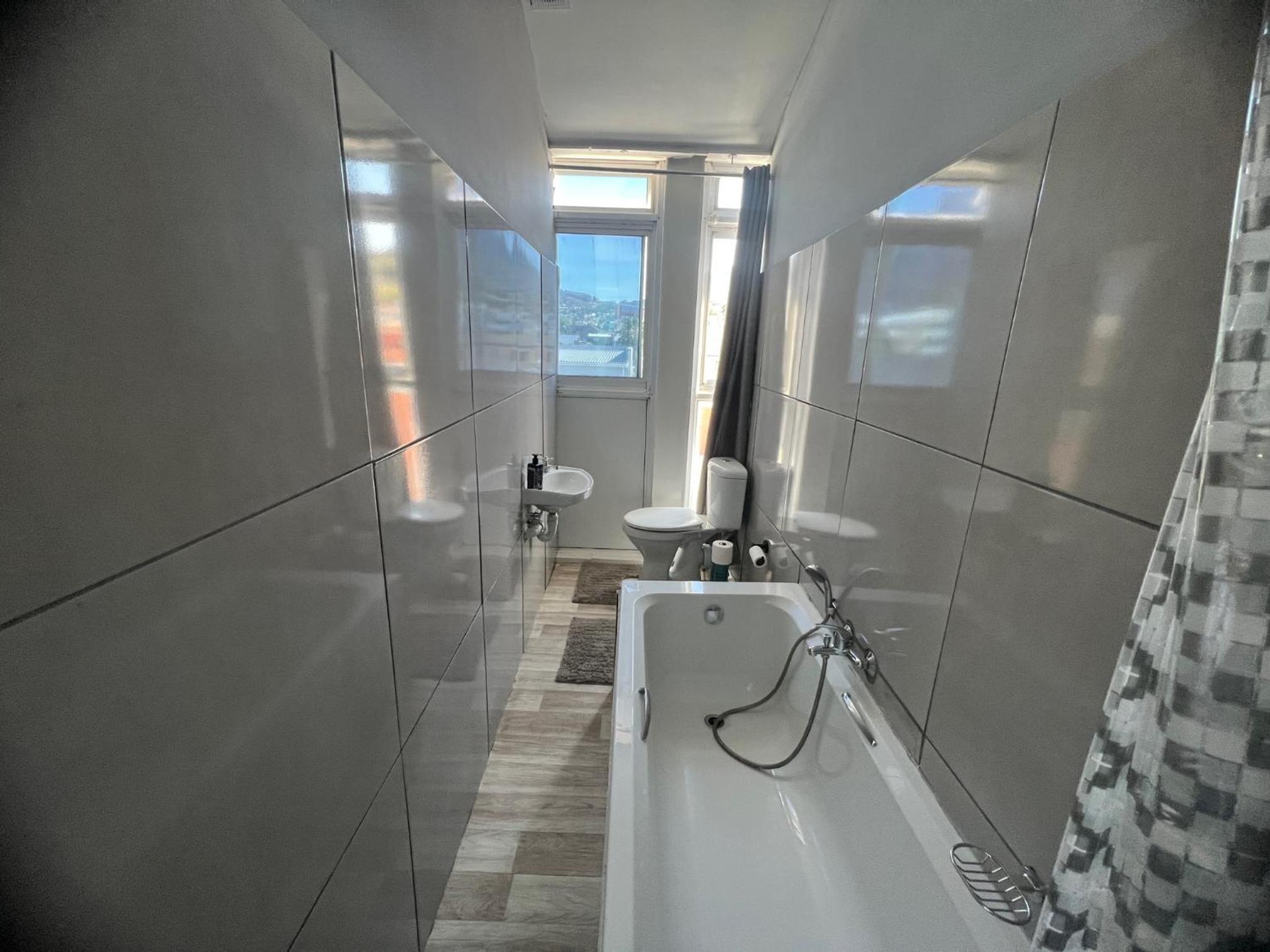 Suite with Mountain View - Photo 11