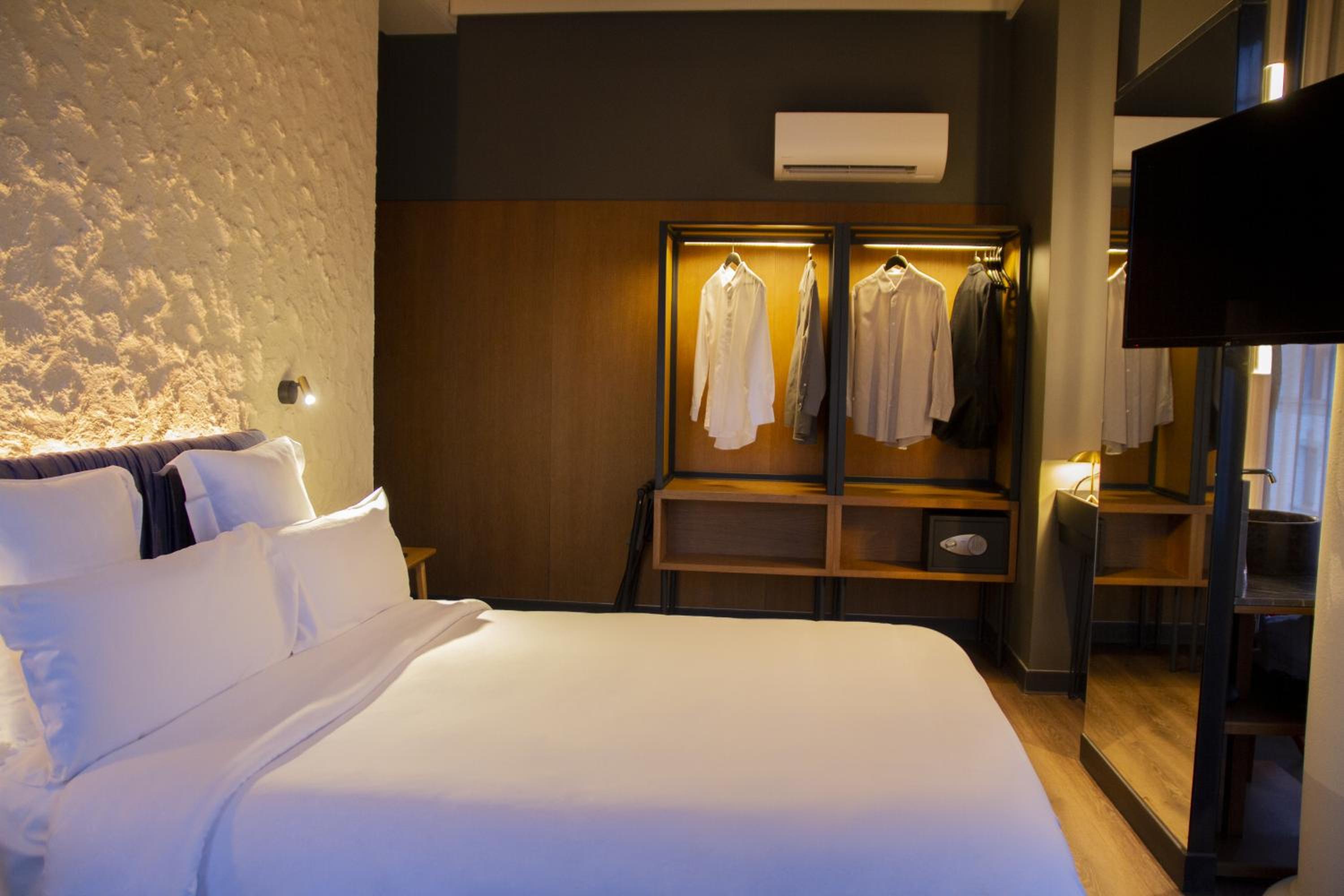 Superior Deluxe Room - Photo 3