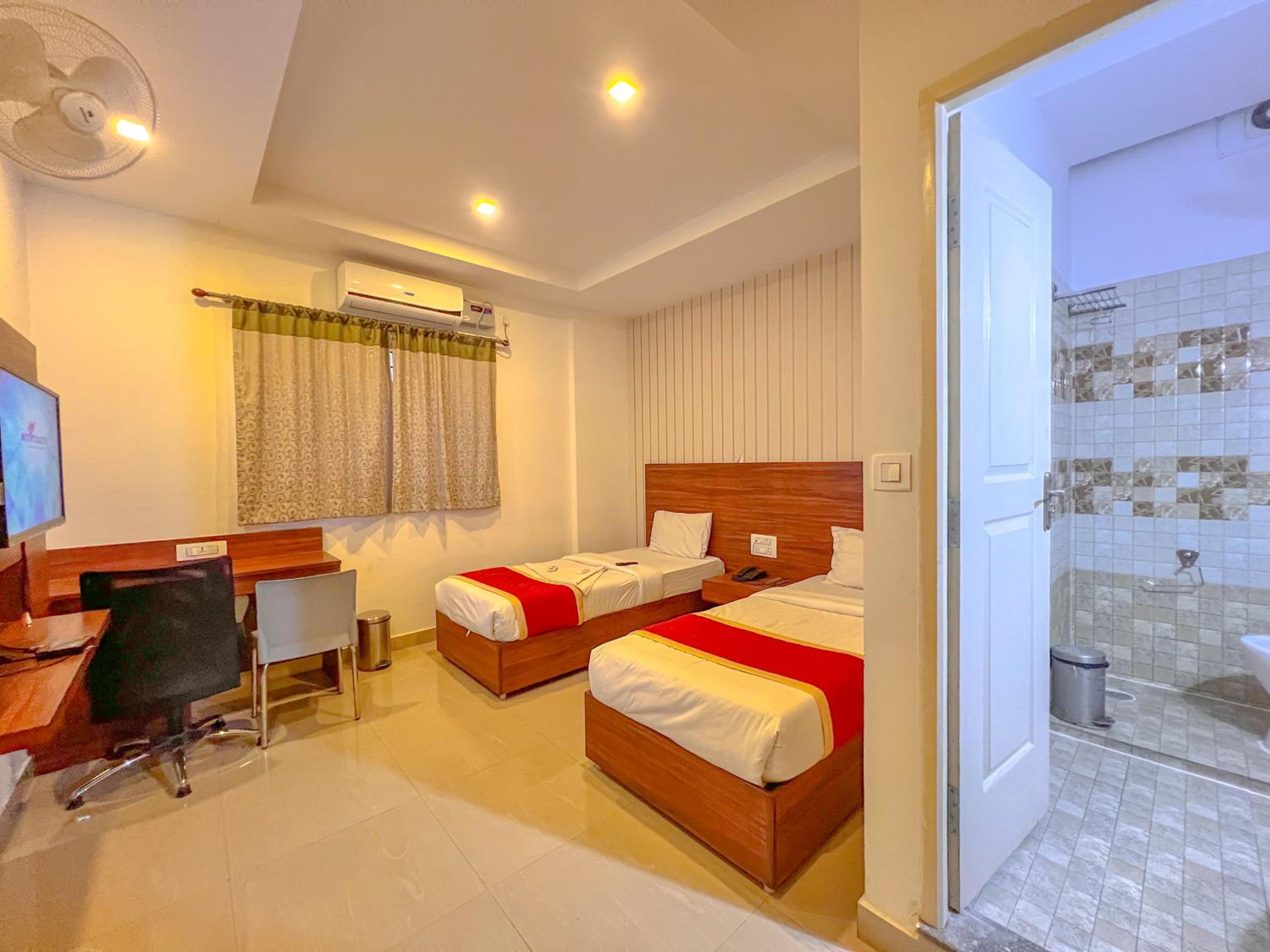 Standard Double or Twin Room photo 2