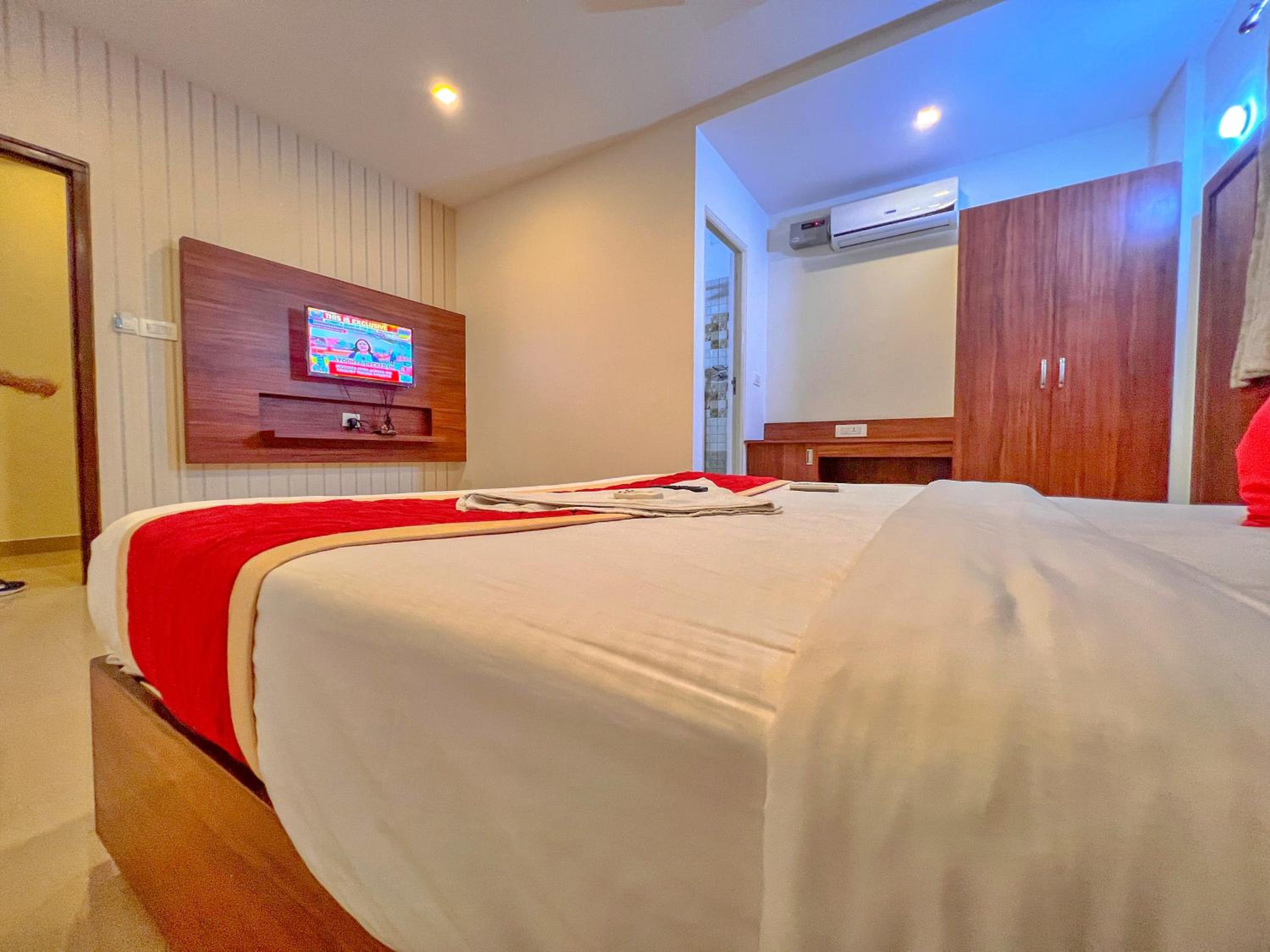 Deluxe King Room photo 3
