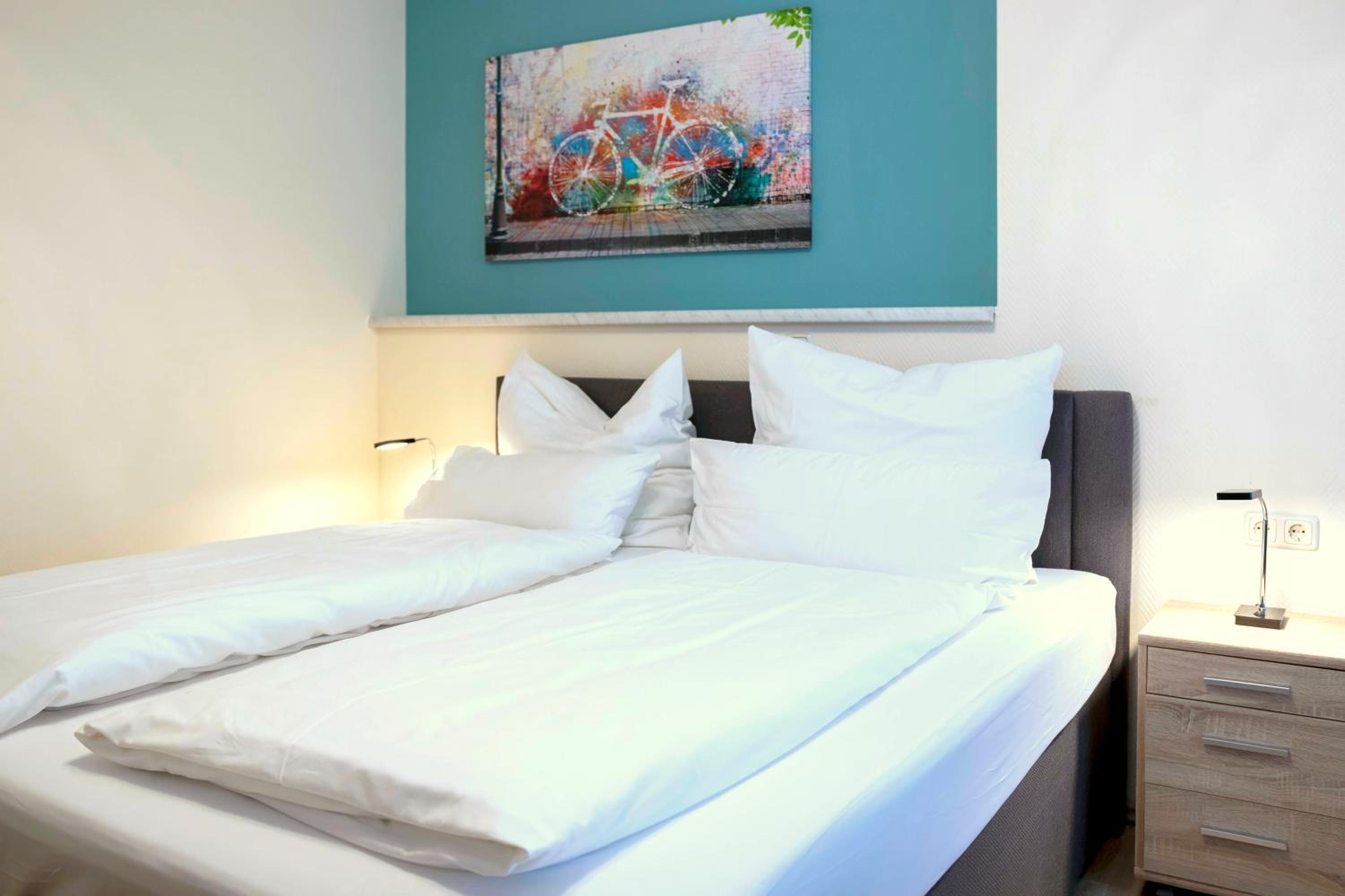 Deluxe Double Room (2 Adults + 1 Child)