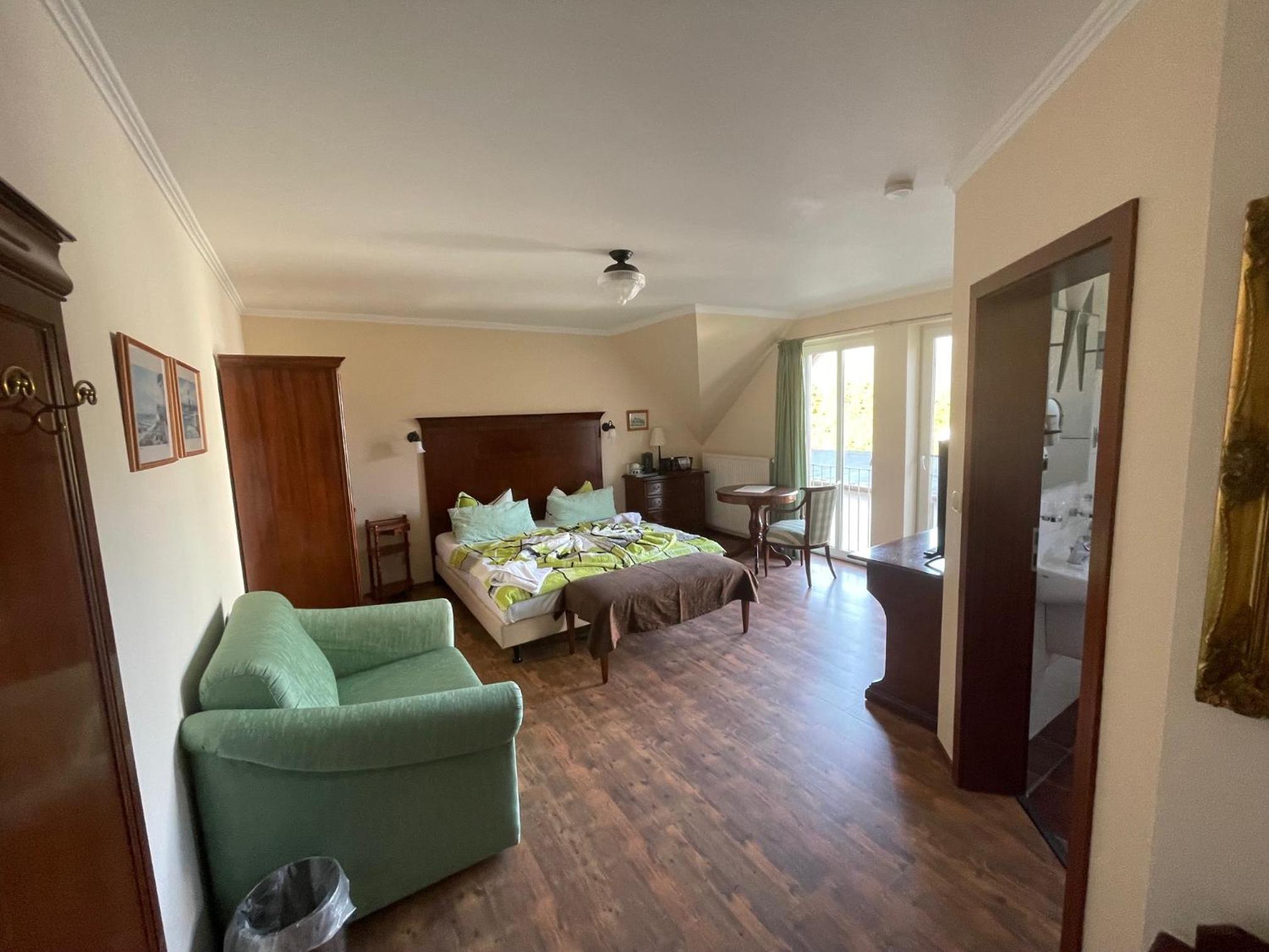 Deluxe Double Room - Photo 8