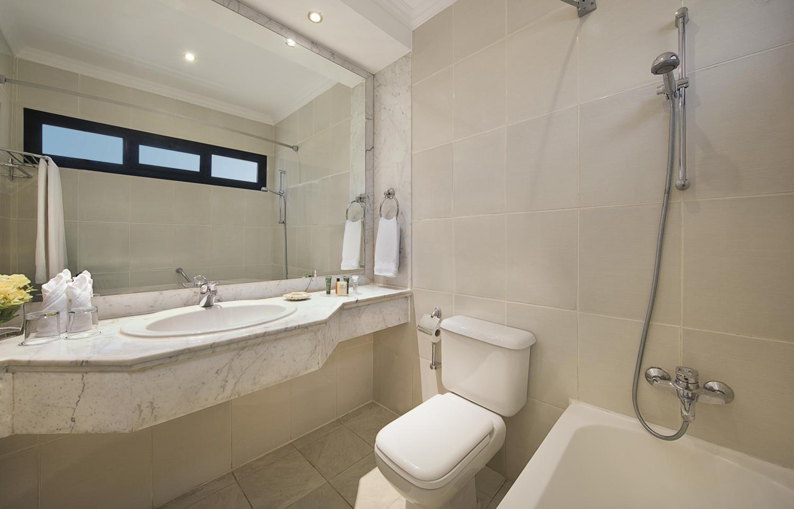 Standard, Queen or Twin Room Side Sea View - Photo 2