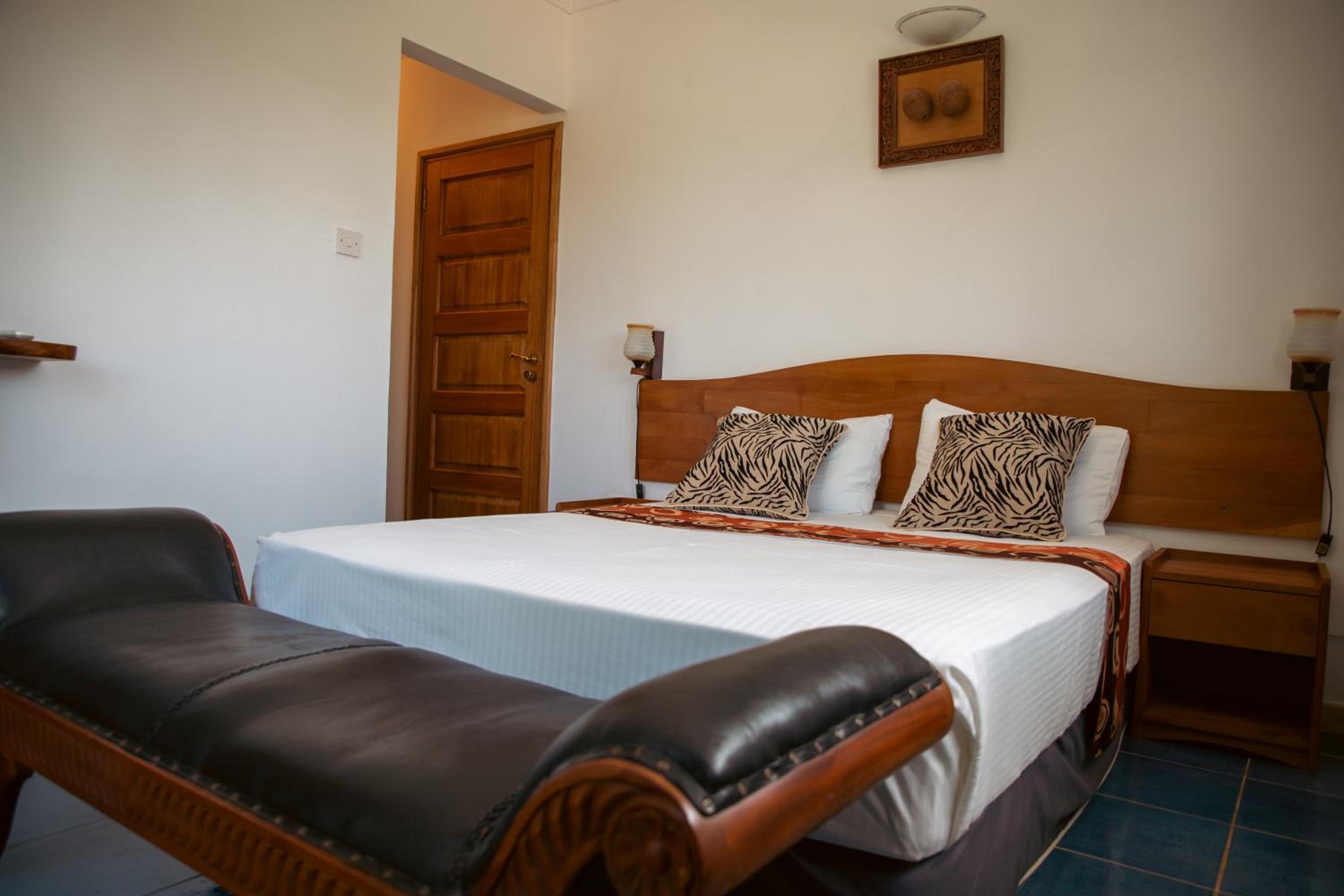 Apartment with Mountain View