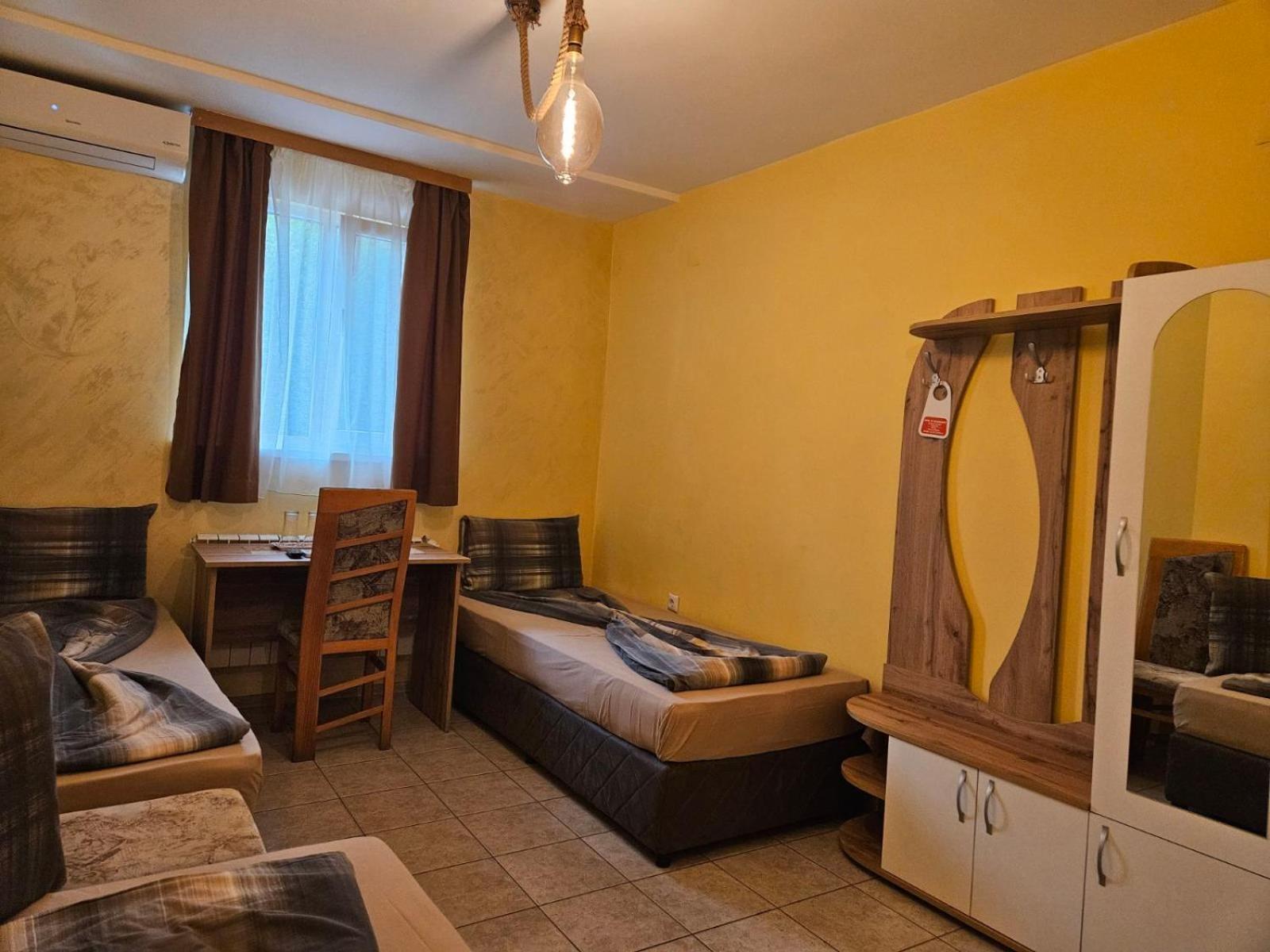 Budget Triple Room photo 1
