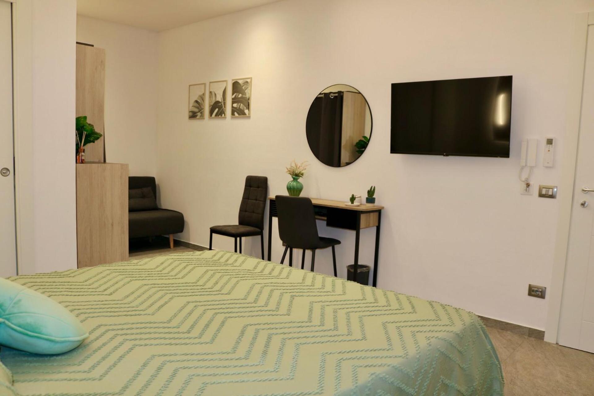 Deluxe Room (2 Adults + 1 Child) photo 1