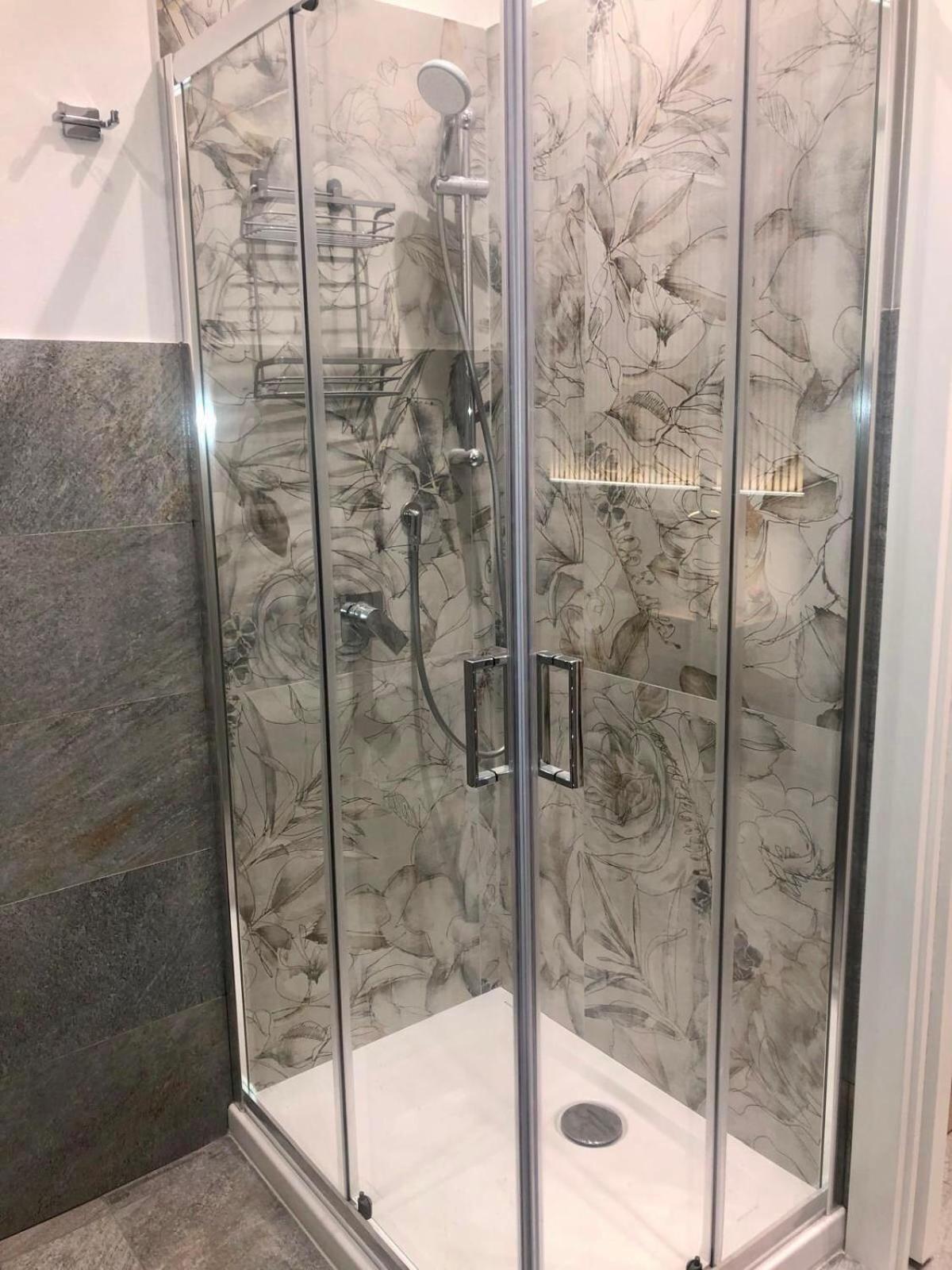 Deluxe Double Room (2 Adults + 1 Child) photo 3