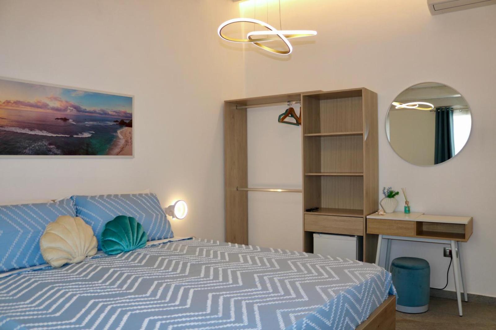 Deluxe Double Room with Balcony photo 3