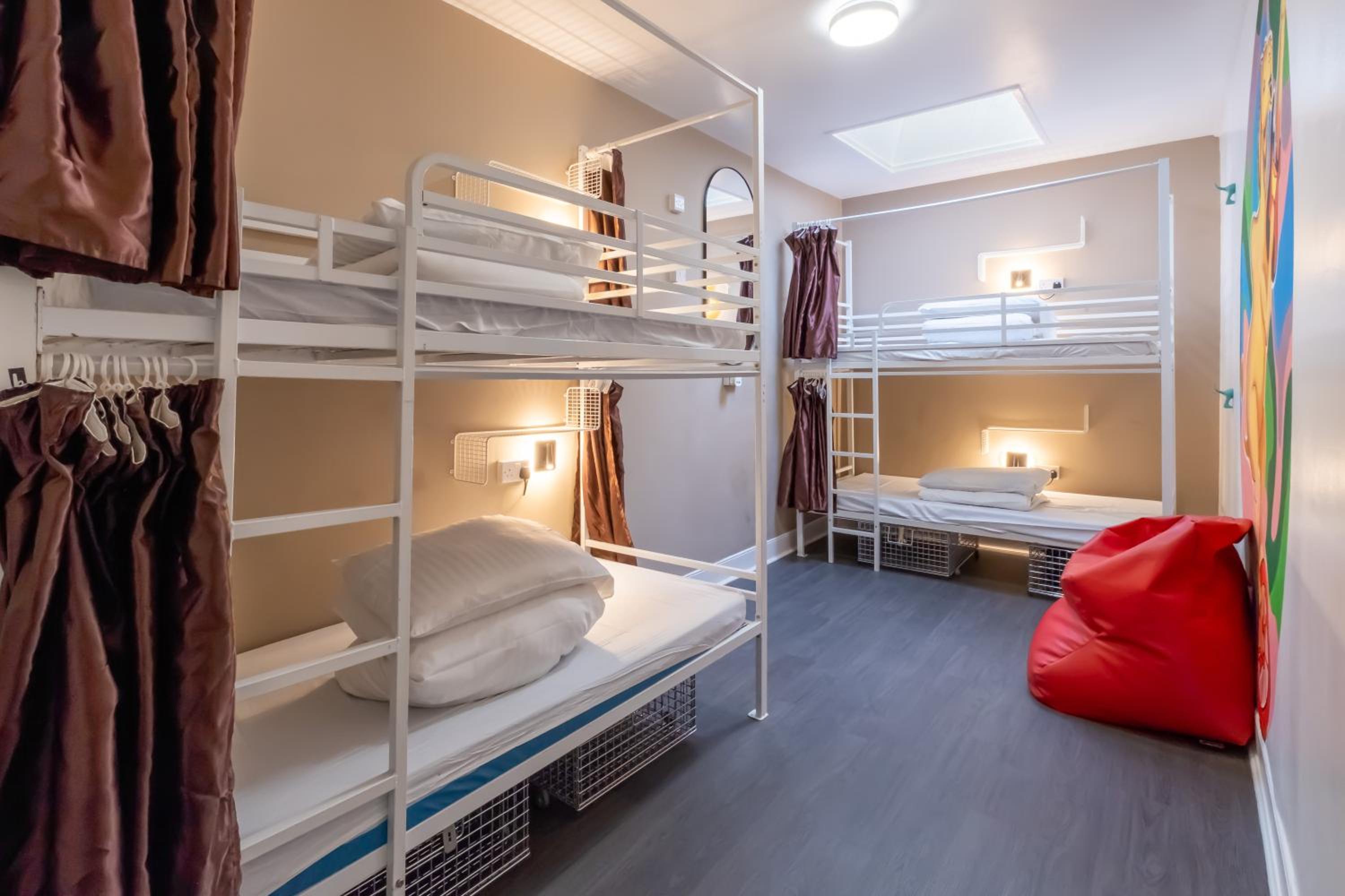 Bed in 4-Bed Mixed Dormitory Room photo 2