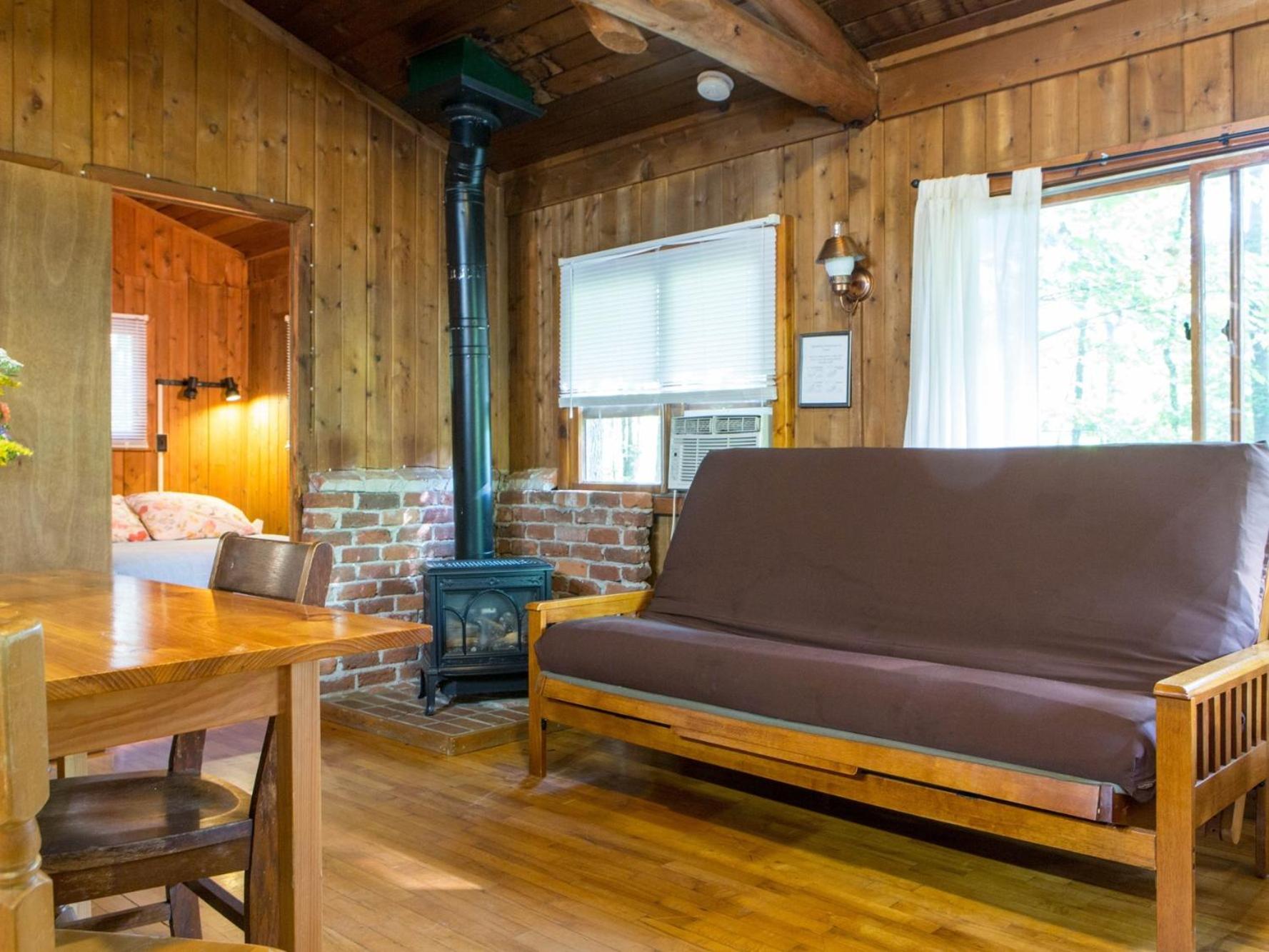 Two-Bedroom Cottage photo 2