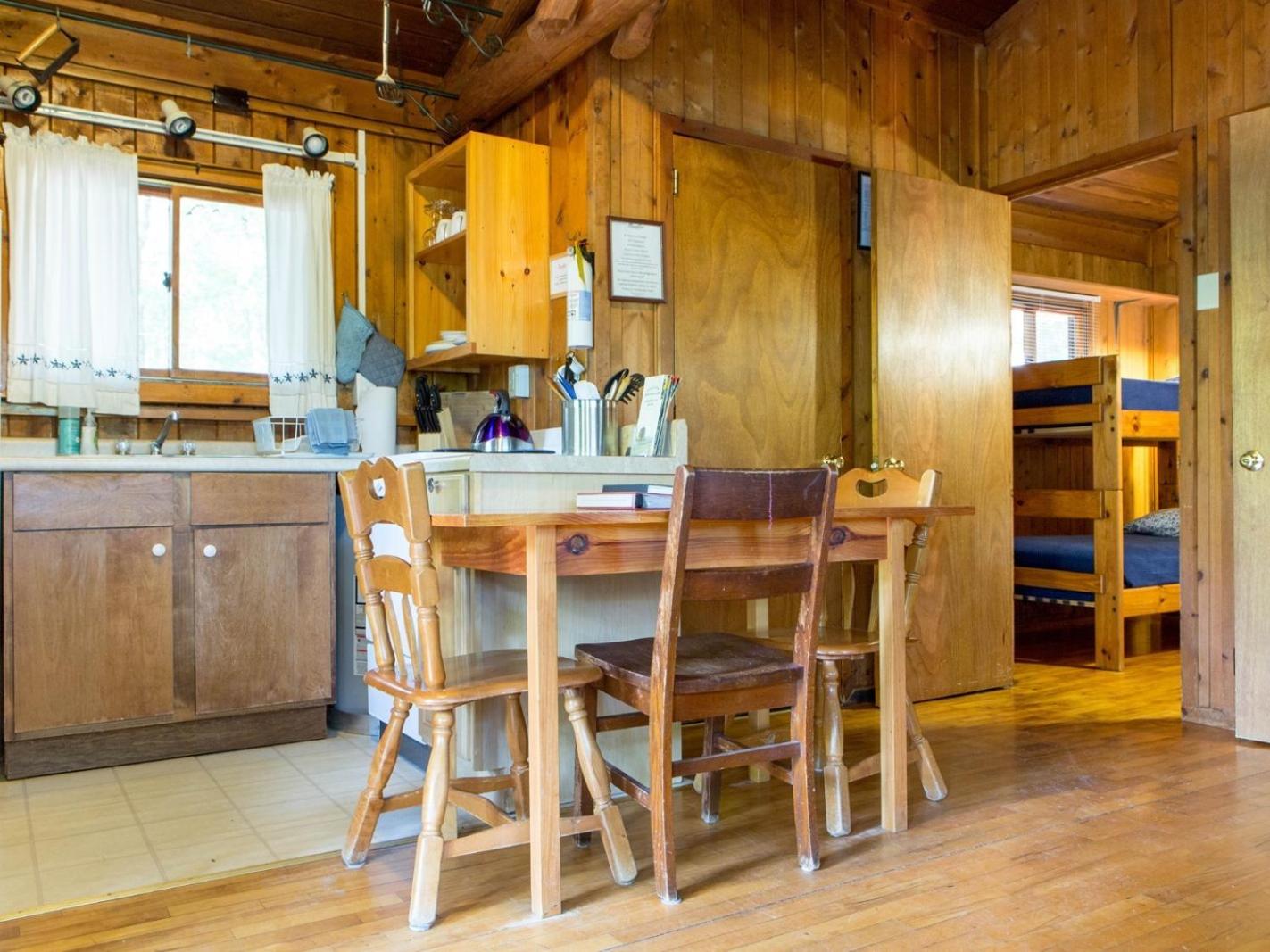 Two-Bedroom Cottage photo 3