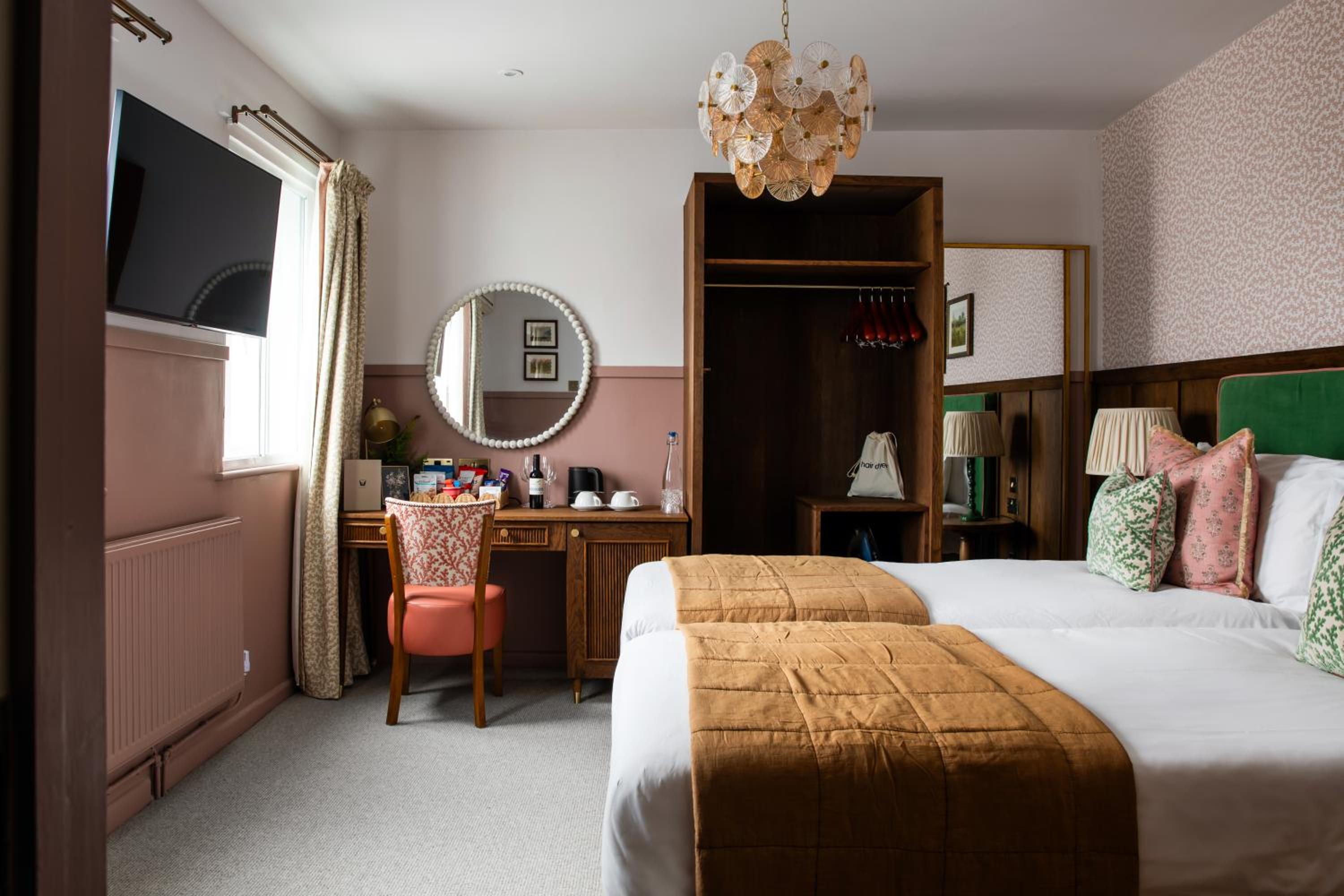 Superior Twin Room photo 2