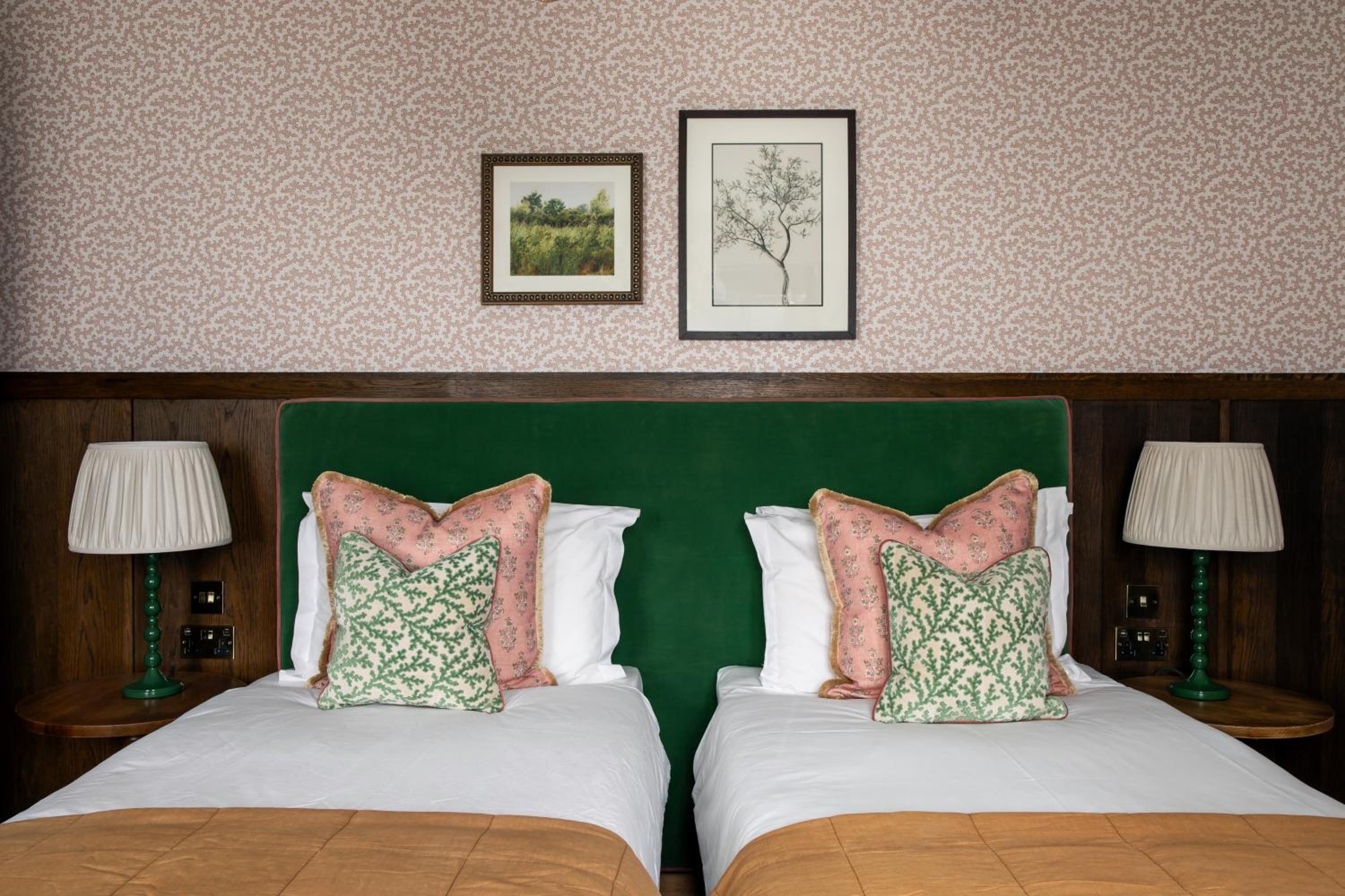 Superior Twin Room photo 3