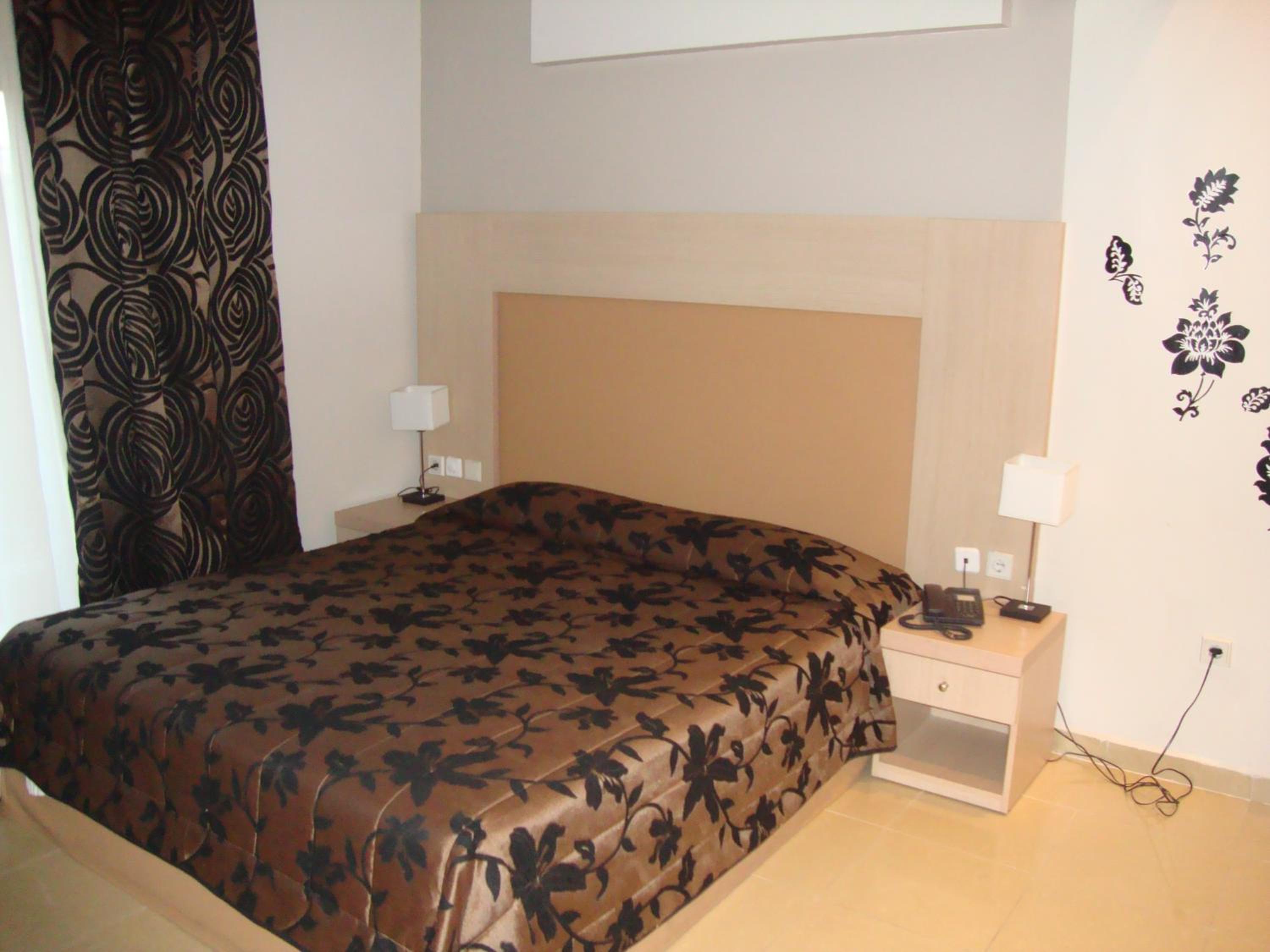 Double Room - Photo 8