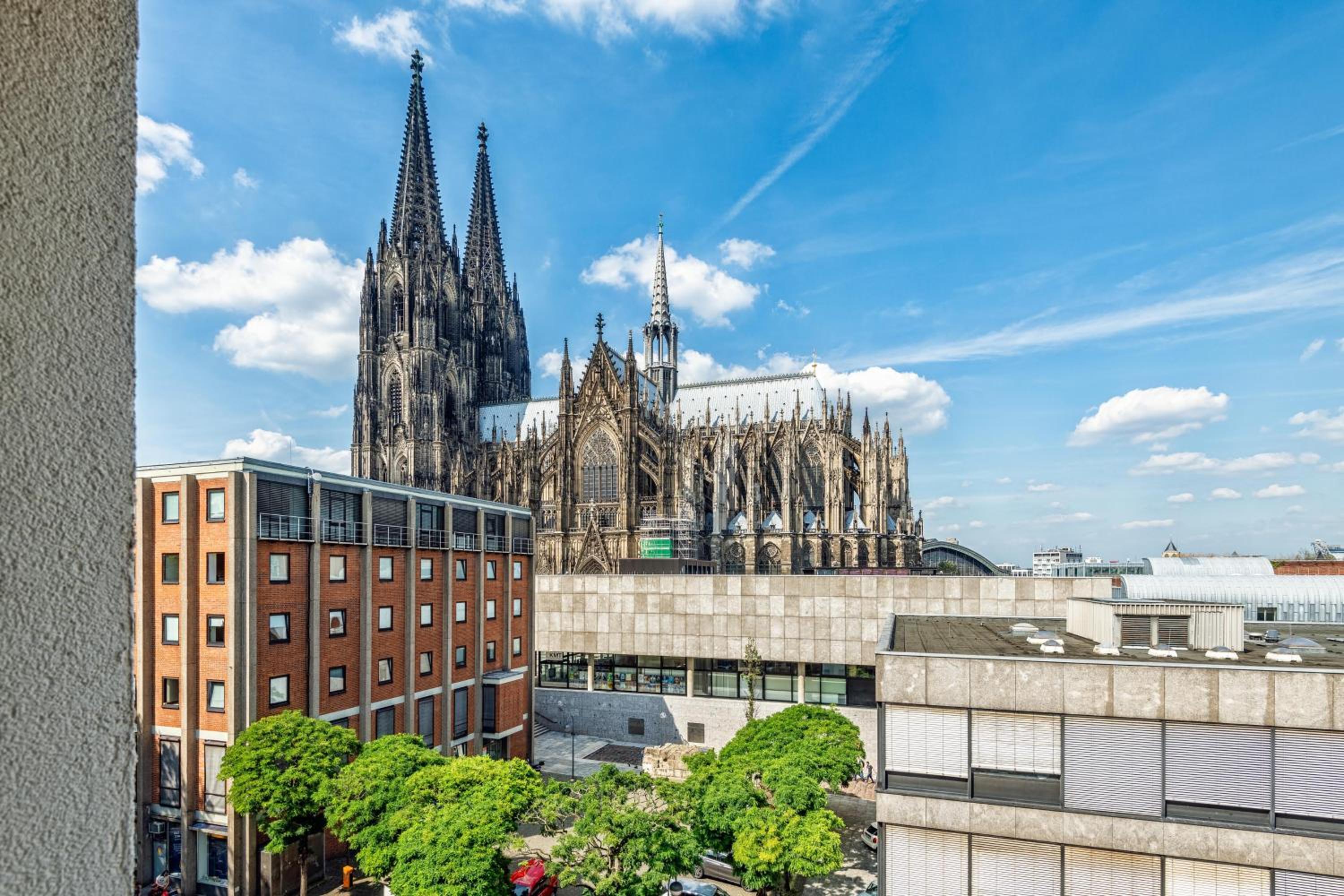 Superior Twin Room with Cathedral View