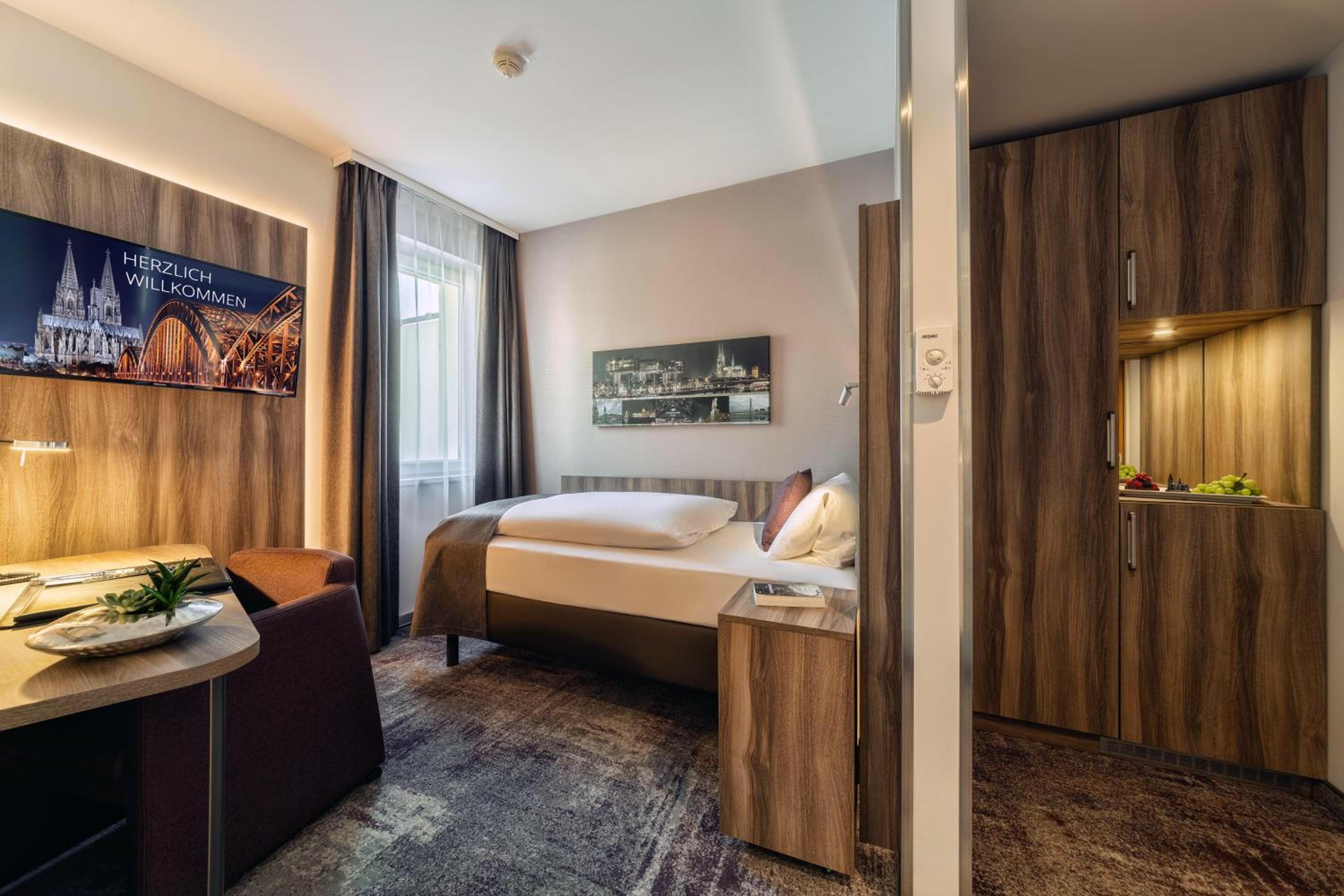 Superior Single Room with Cathedral view