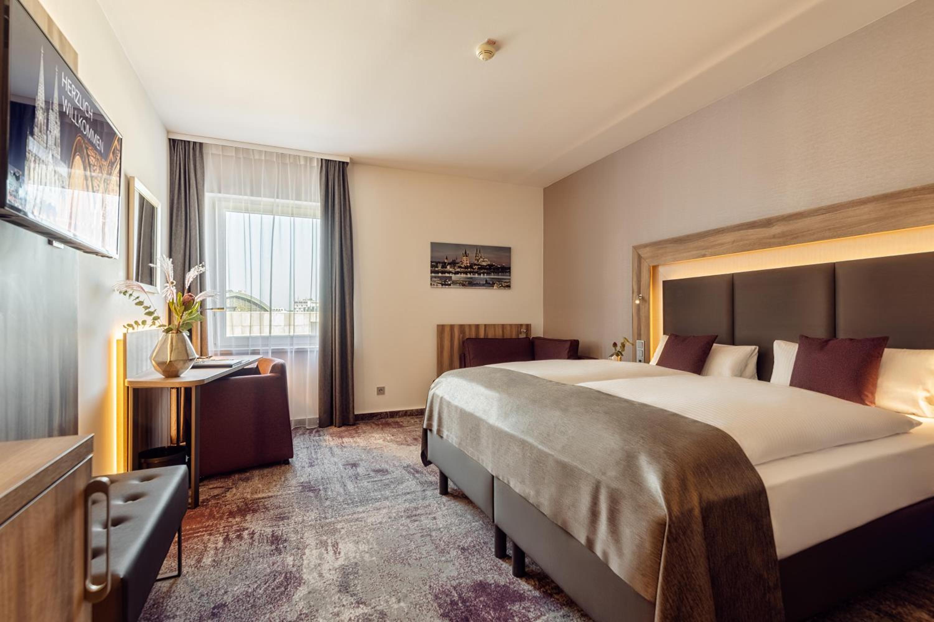 Superior Double Room with Cathedral View