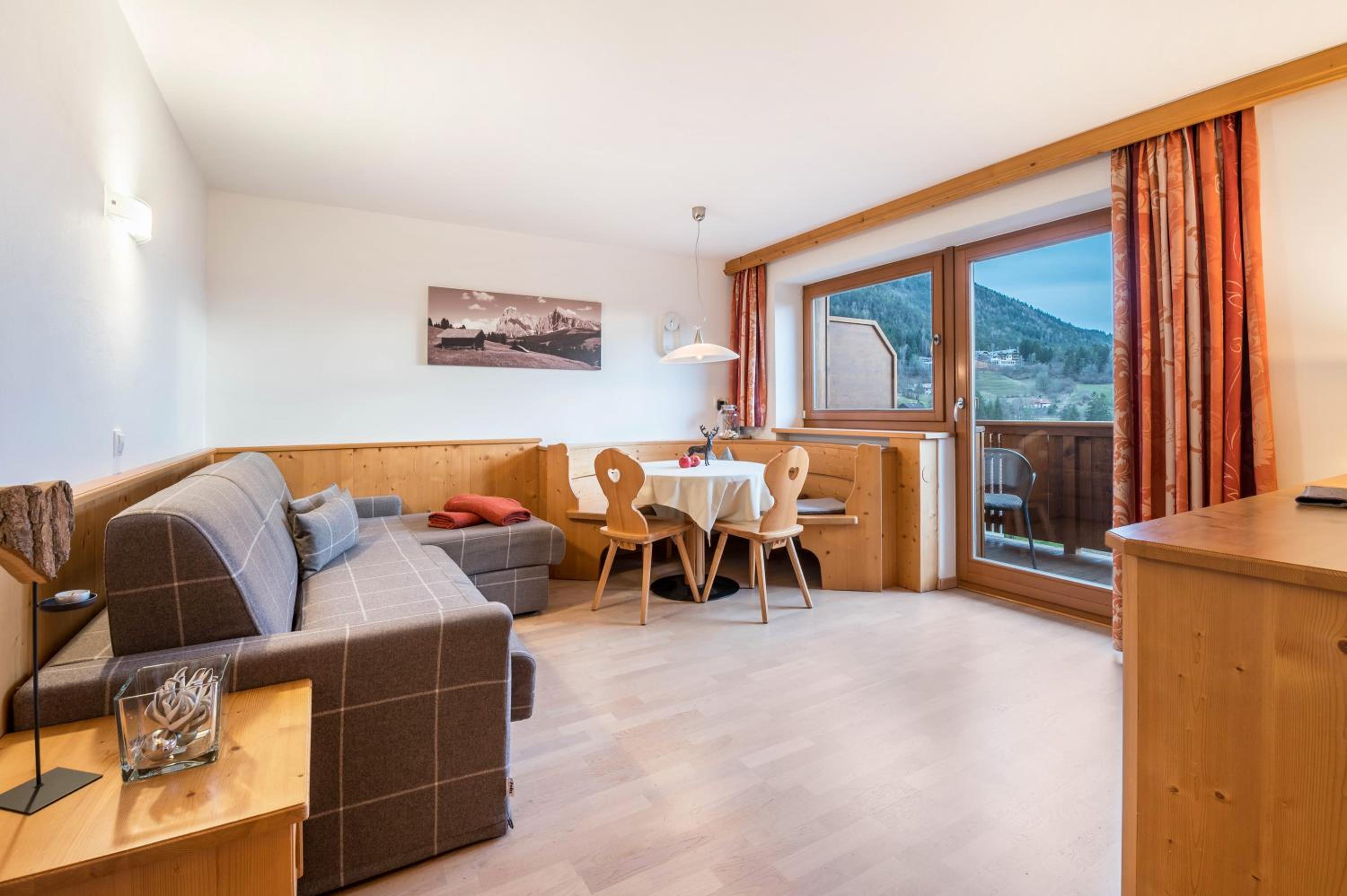 Two-Bedroom Deluxe Apartment with Garden View photo 1