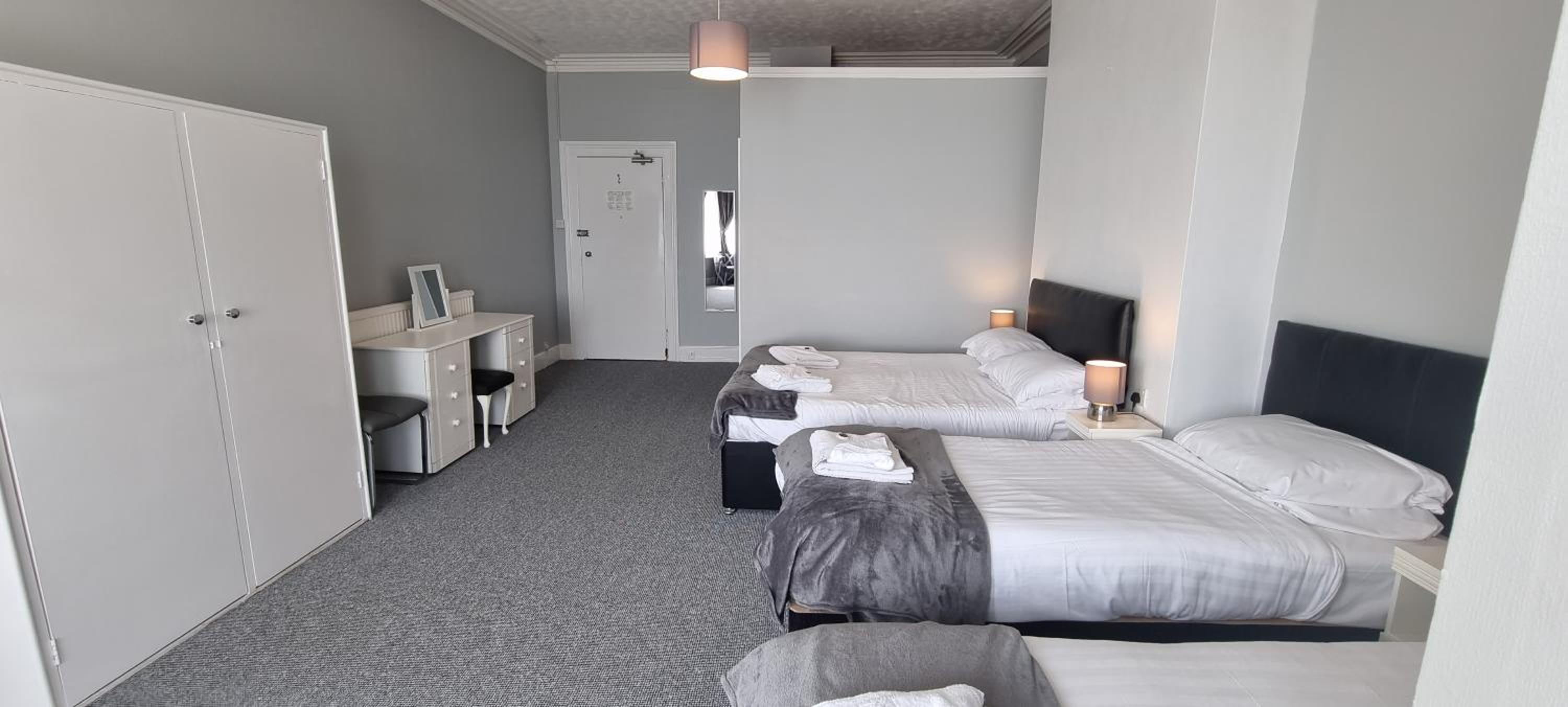 Family Room with Sea View photo 3