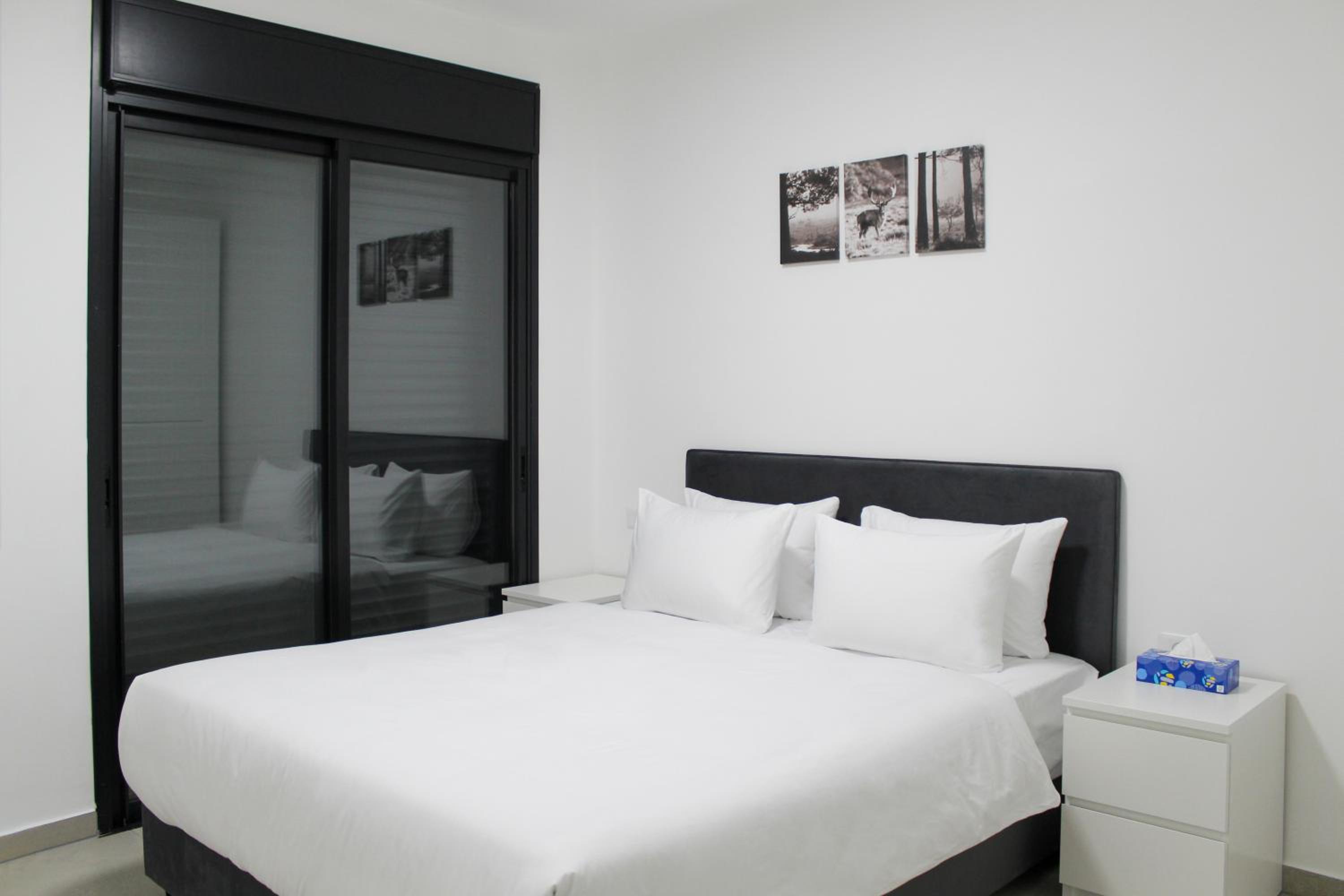 Apartment with Balcony photo 1