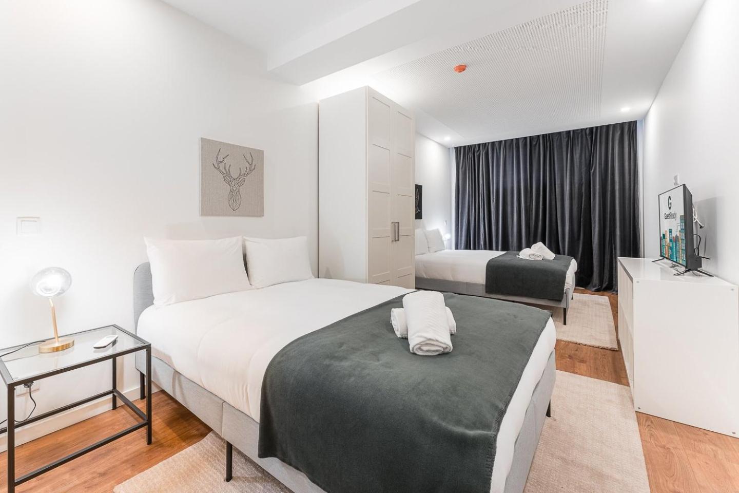 Deluxe Family Room
