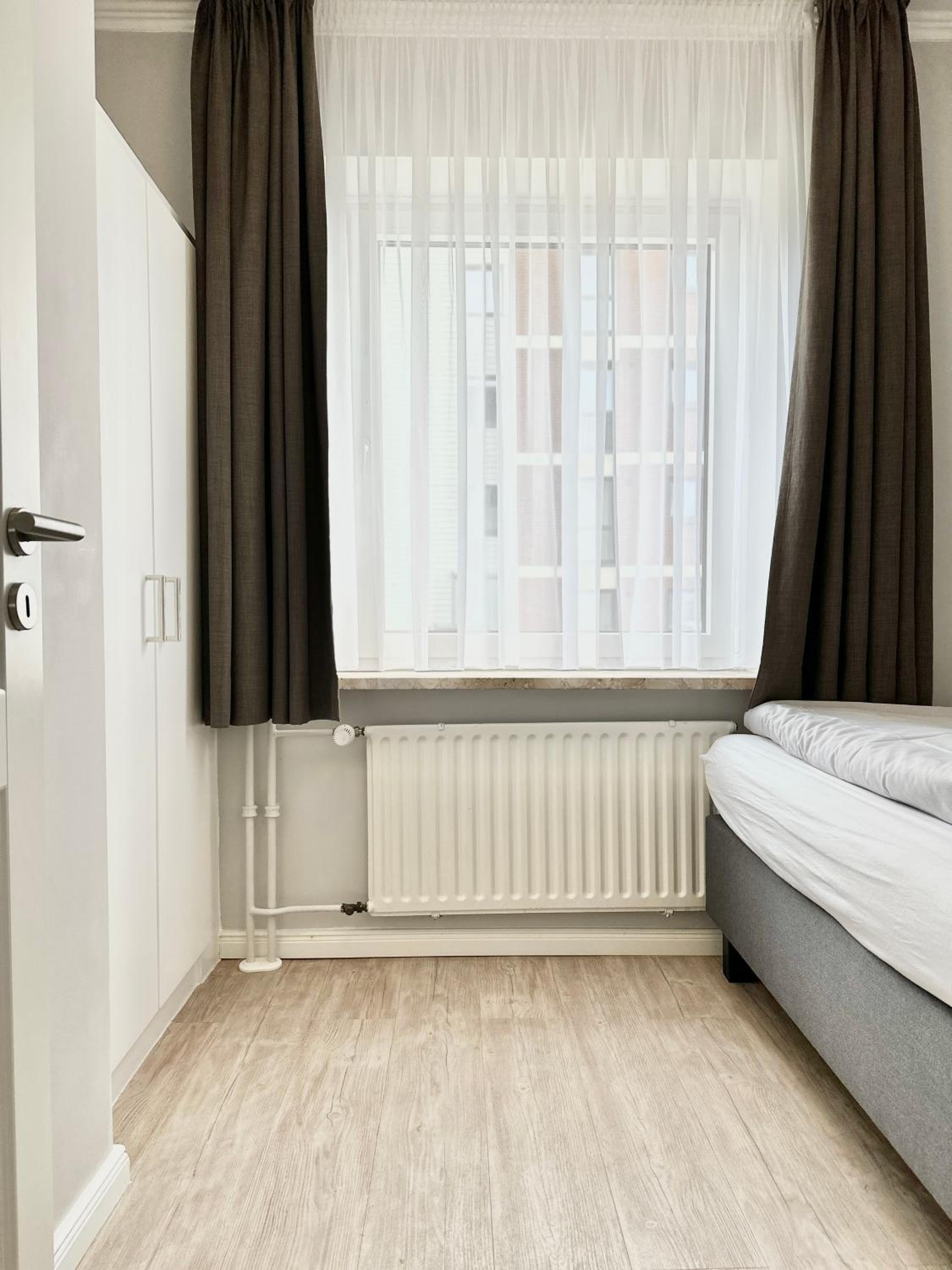 Apartment with Balcony photo 3