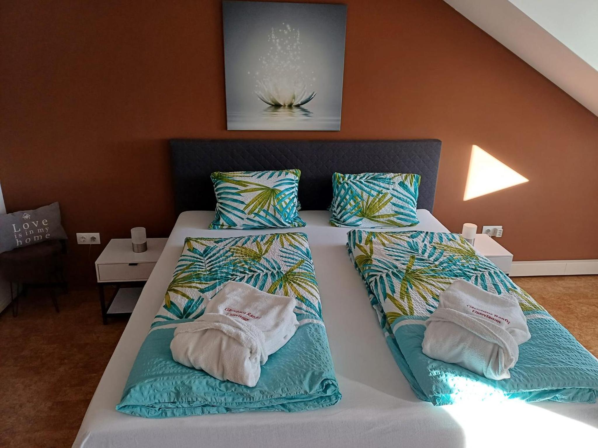 Deluxe Room (2 Adults + 1 Child) photo 3