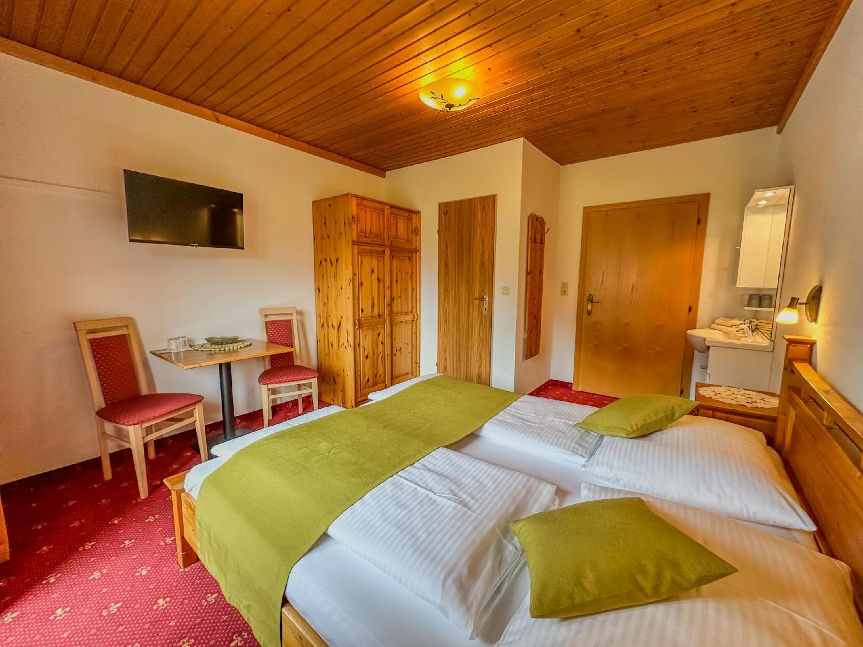 Budget Double Room photo 1