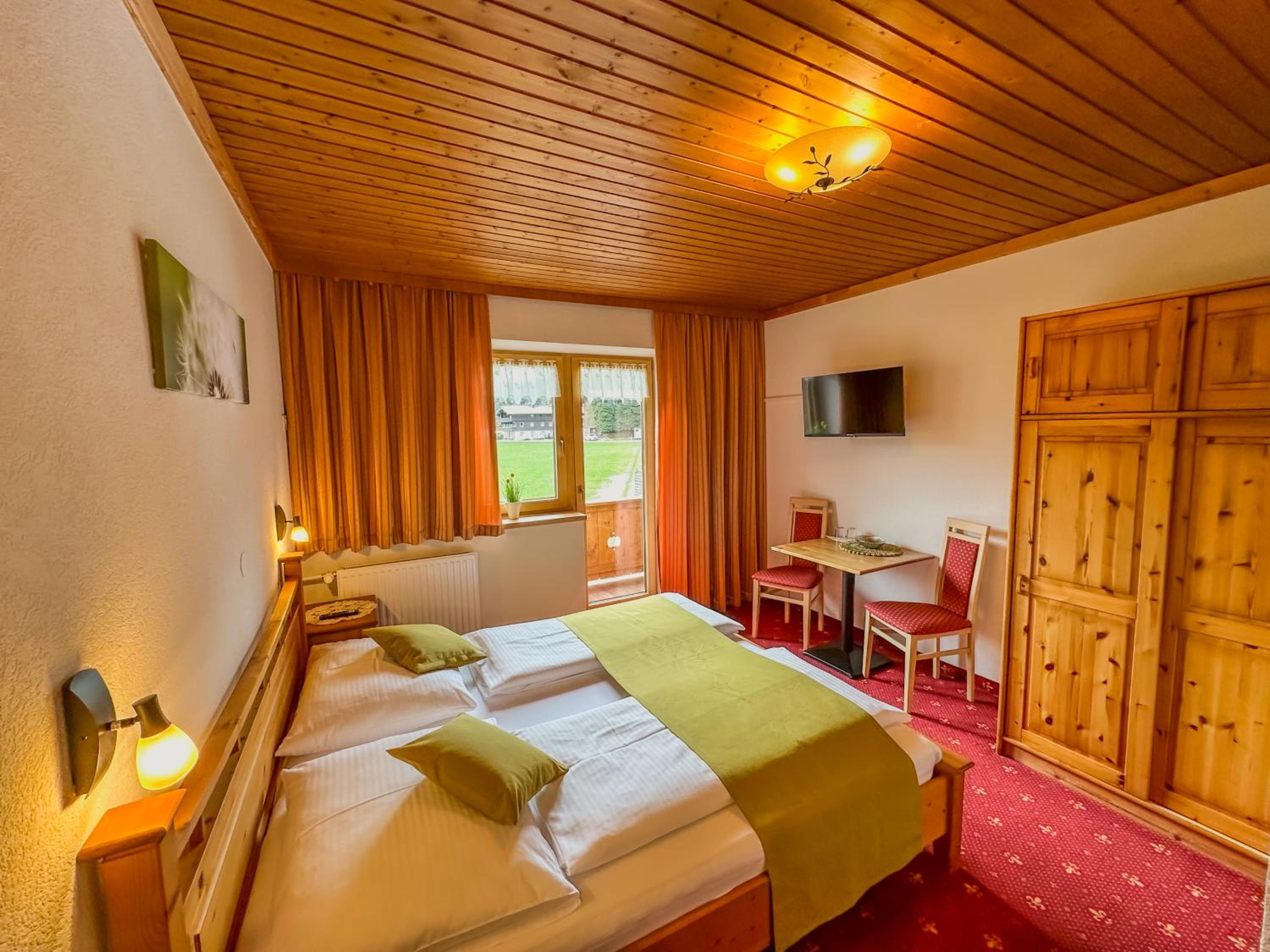Budget Double Room photo 2