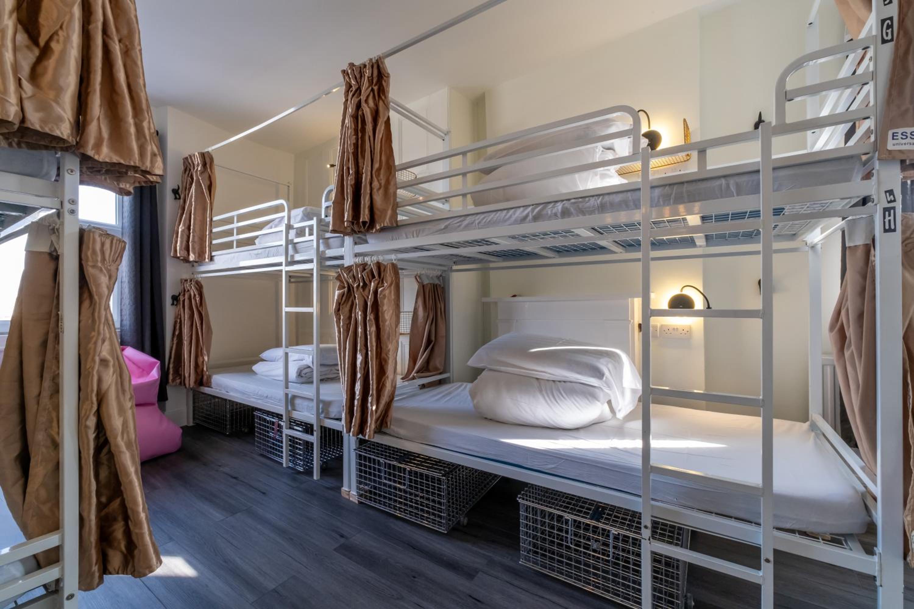 Bed in 8-Bed Female Dormitory Room photo 1