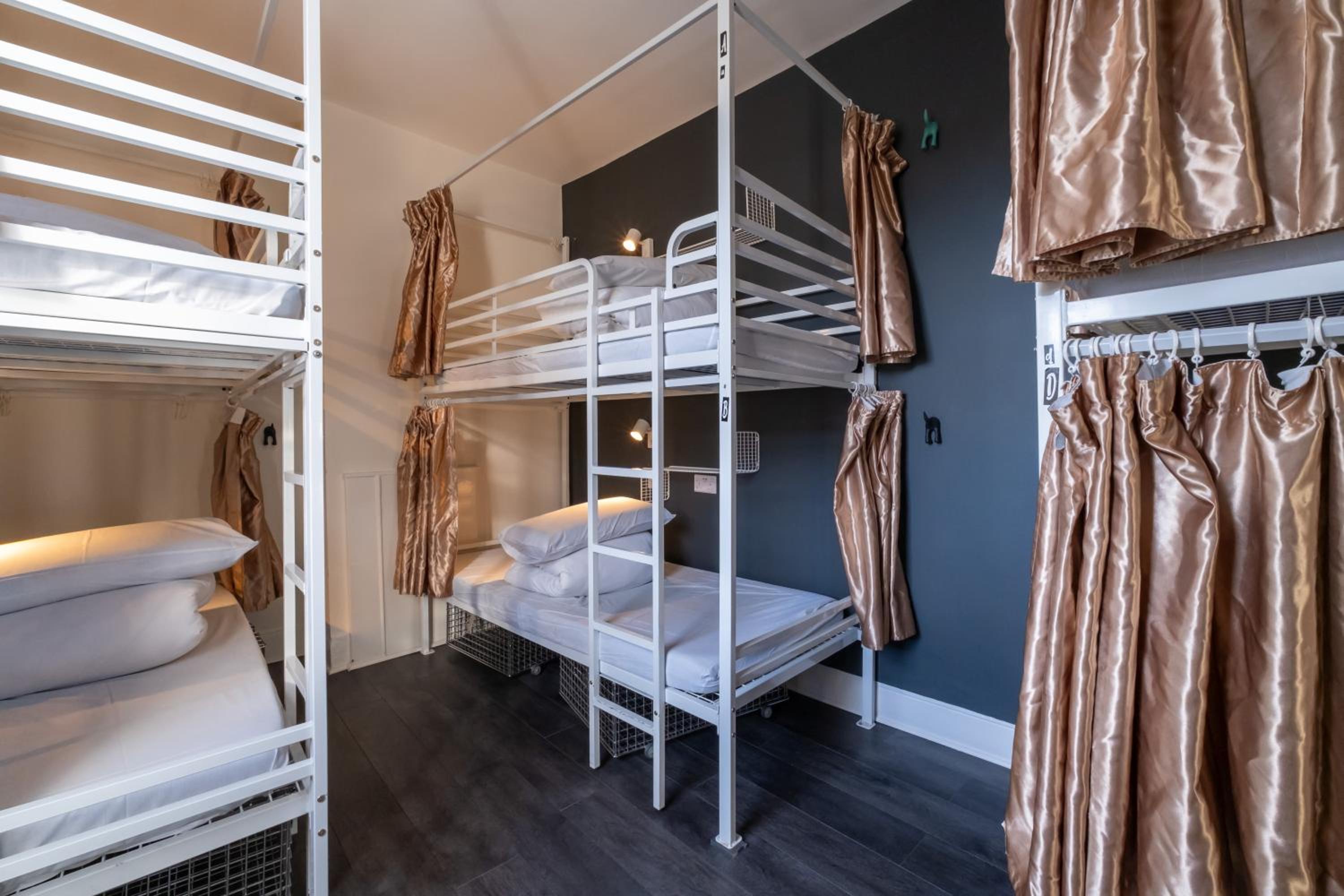 Bed in 6-Bed Mixed Dormitory Room photo 1