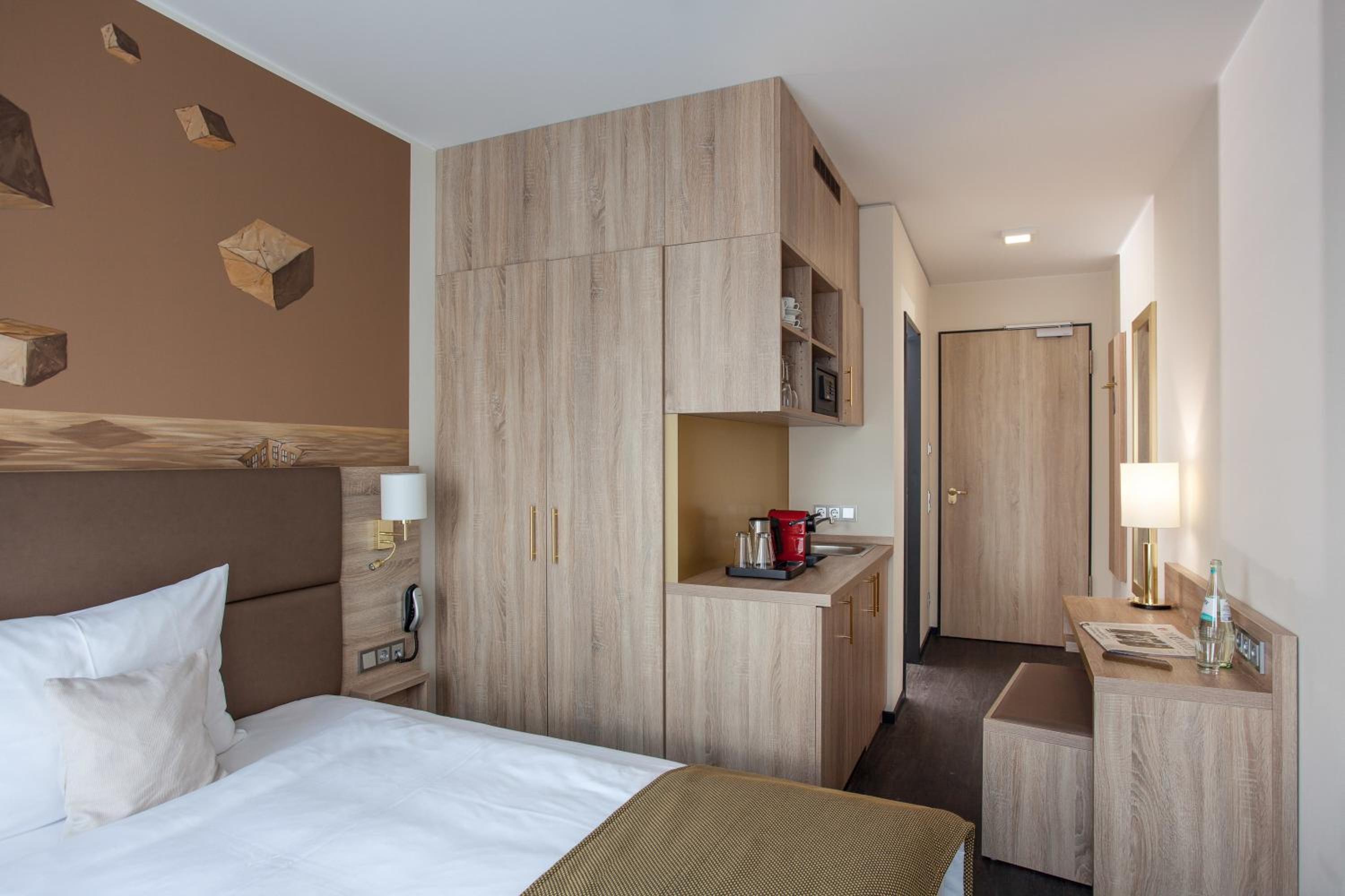 Double Room Small photo 2