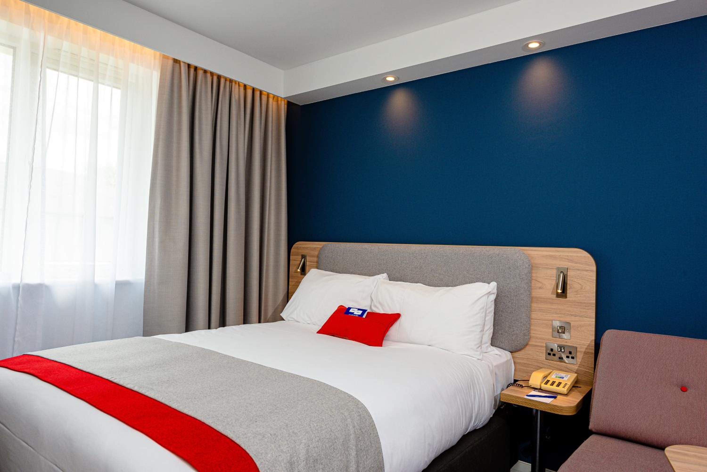 Standard King Room - Upper Floor with Free Hot Breakfast