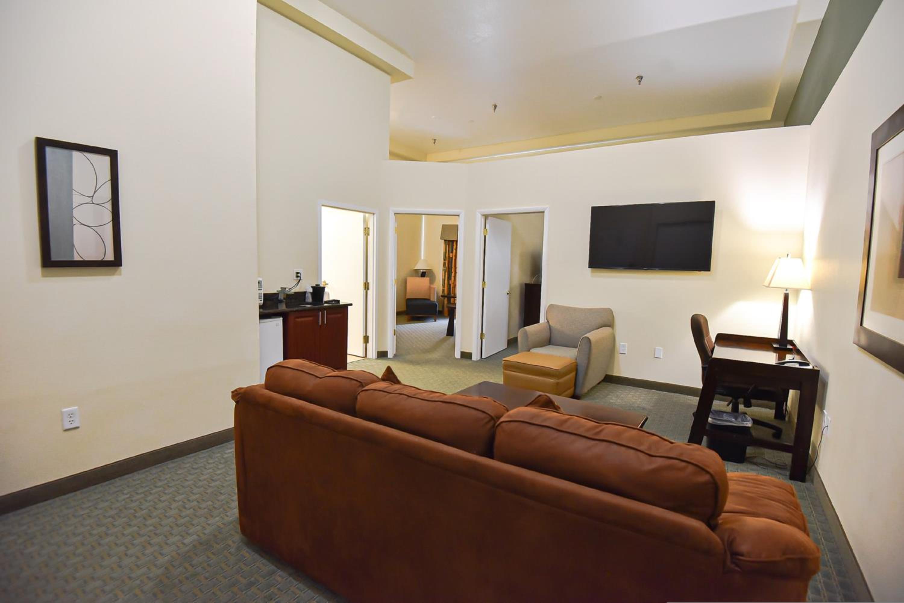 One-Bedroom Suite with Sofa Bed
