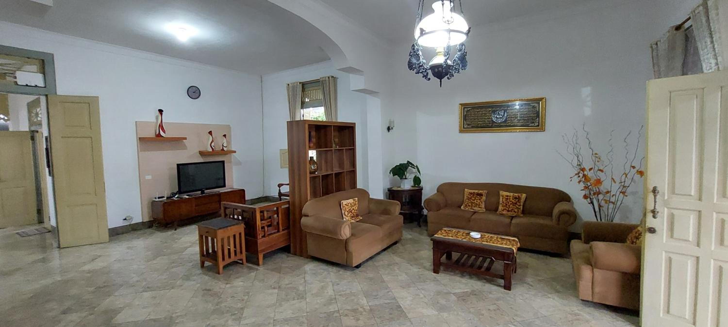 Three-Bedroom House photo 2