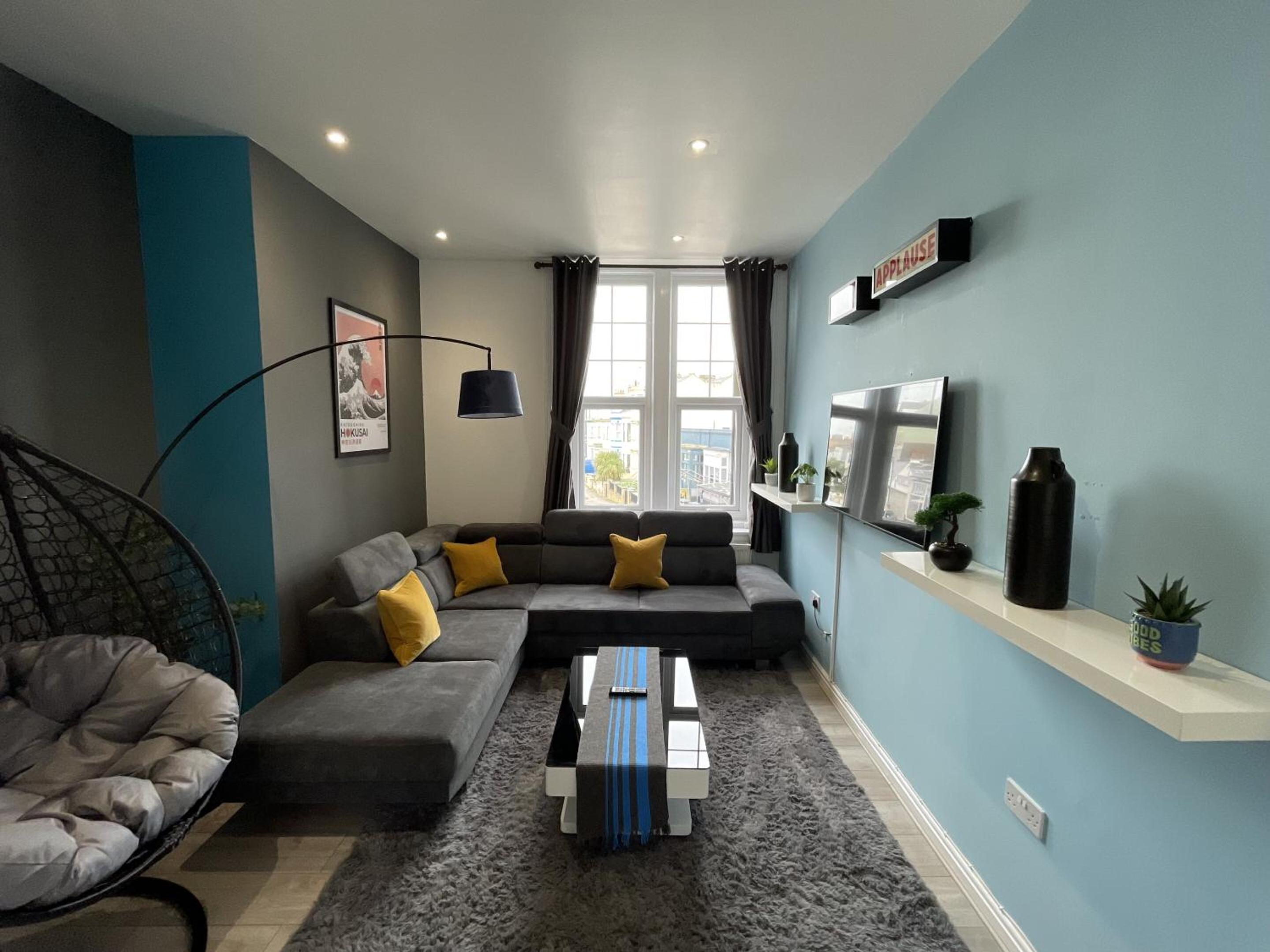 One-Bedroom House photo 1