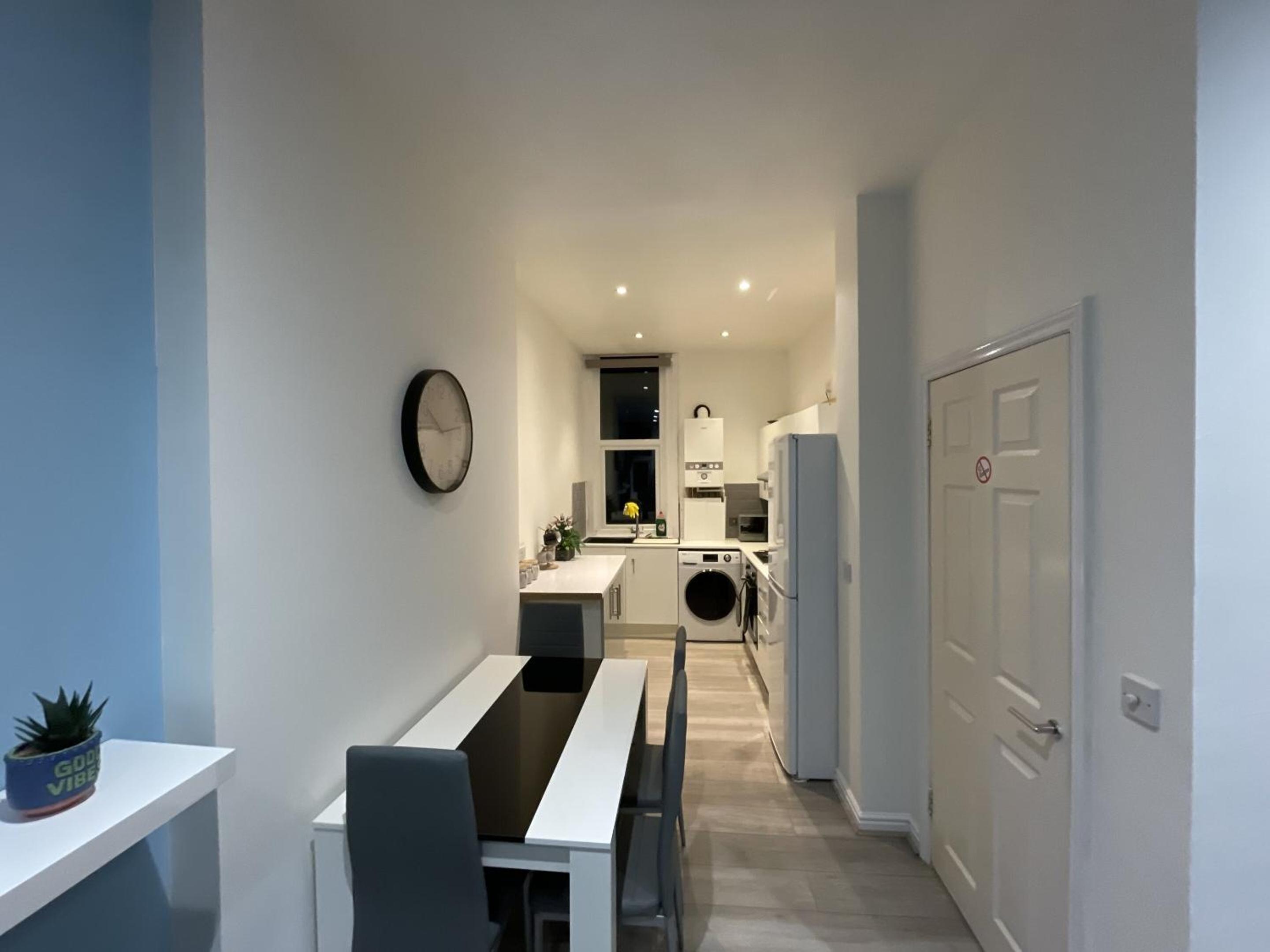 One-Bedroom House photo 2
