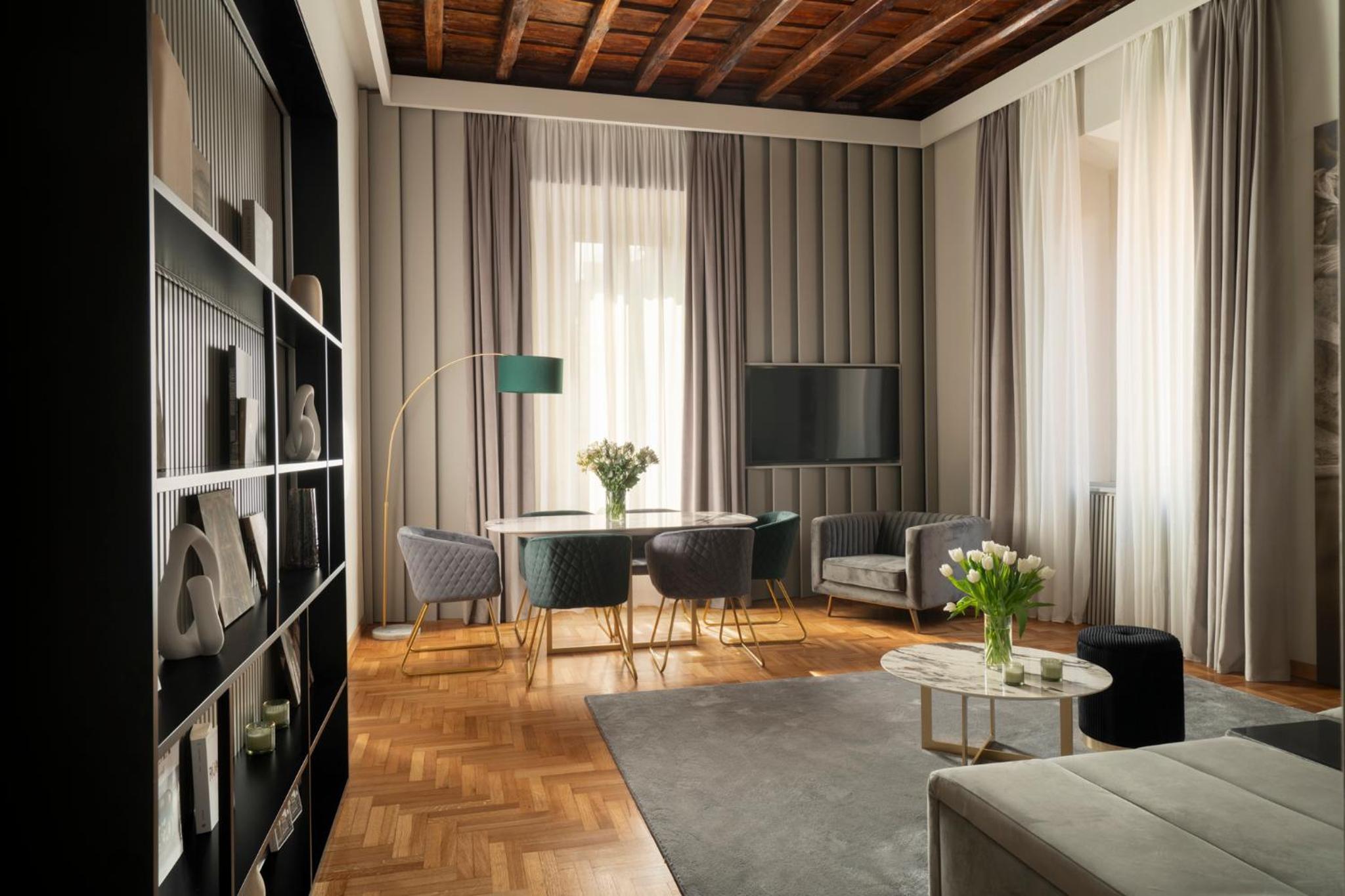 Pantheon View Suite Apartment  Separate Building