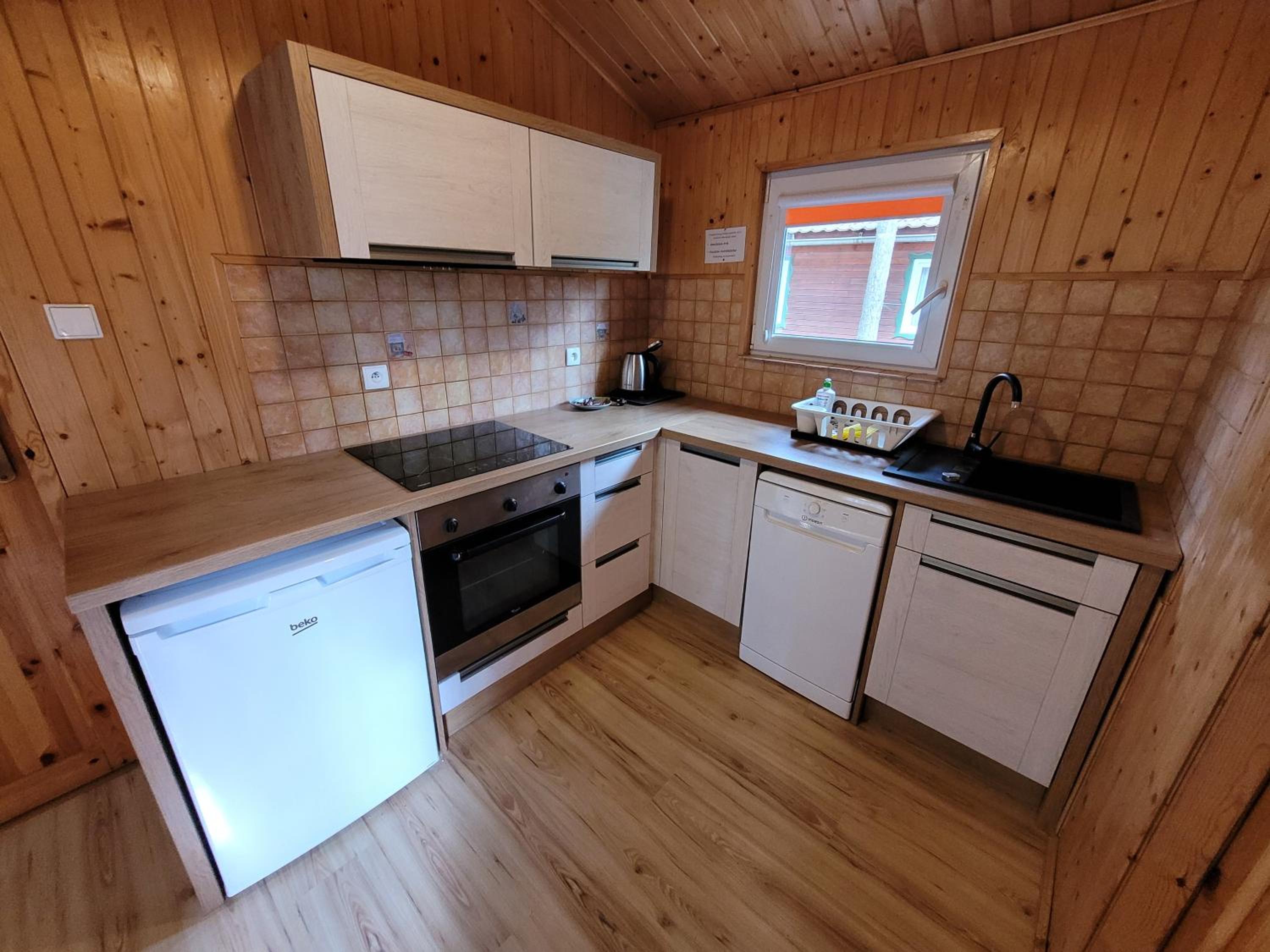 Deluxe Bungalow - Photo 3